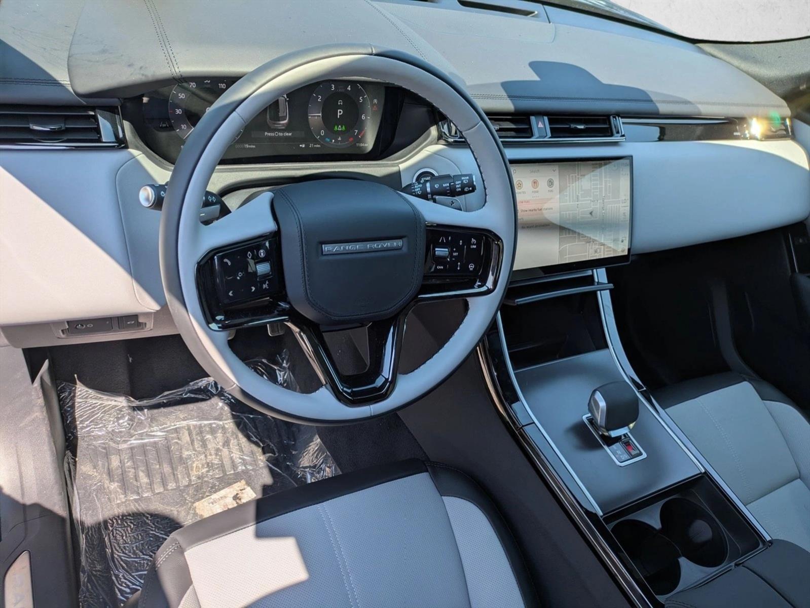 2026 Land Rover Range Rover Velar SE photo 3