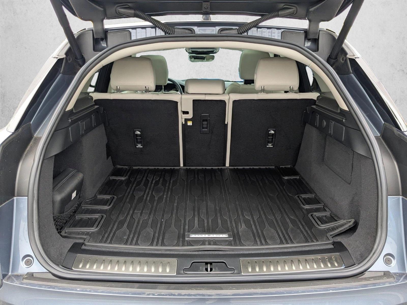 2023 Land Rover Range Rover Velar S photo 5