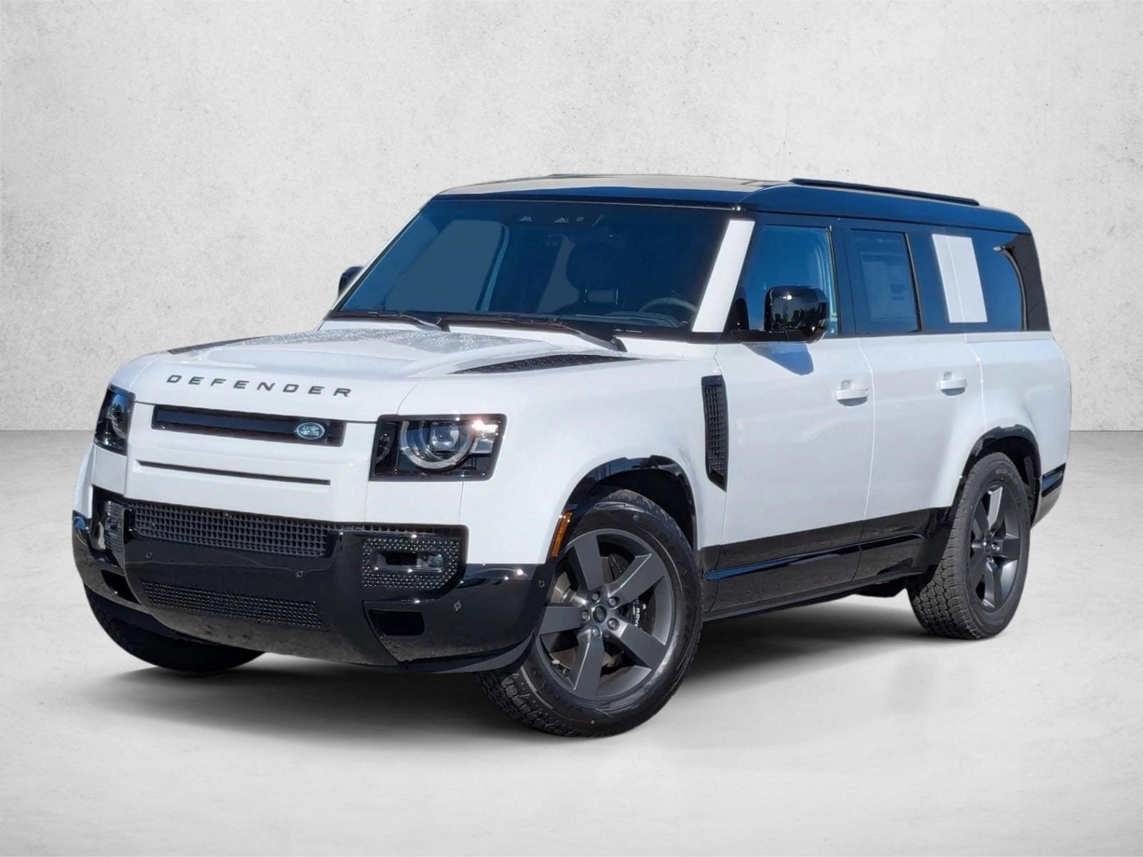 2025 Land Rover Defender V8's photo