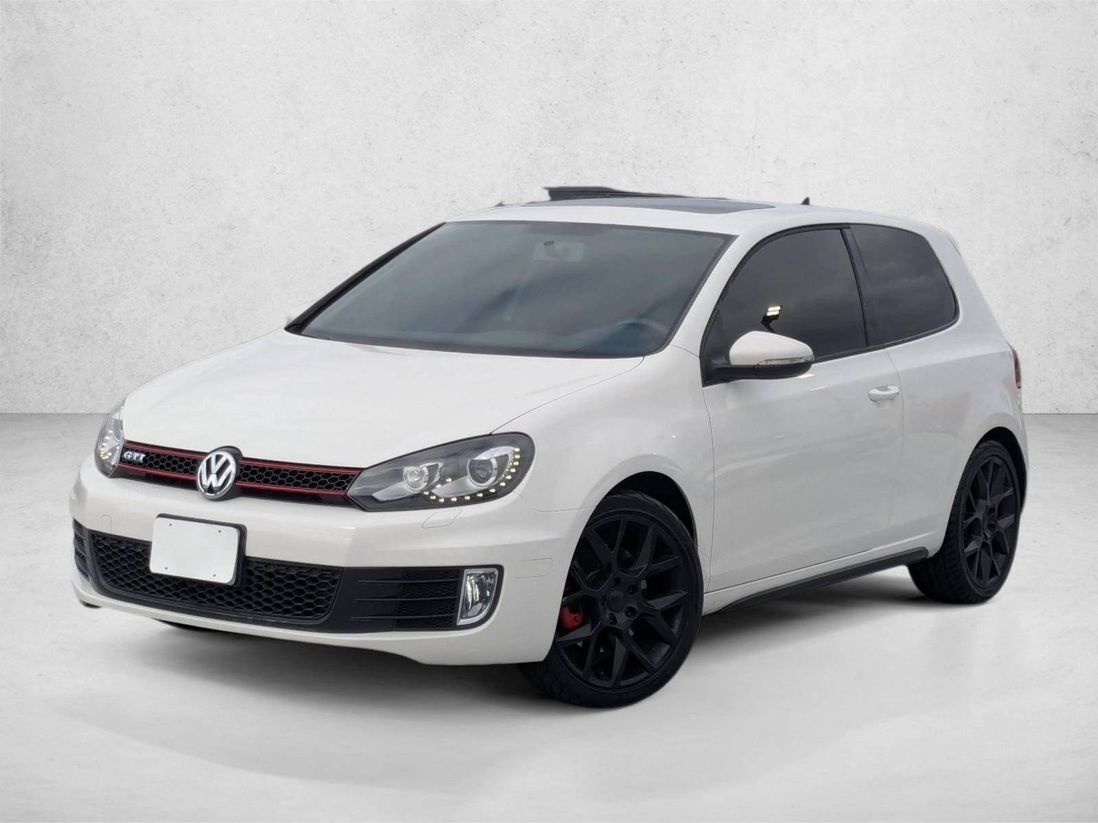 2013 Volkswagen Golf GTI 2-door Sunroof & Nav DSG PZEV's photo