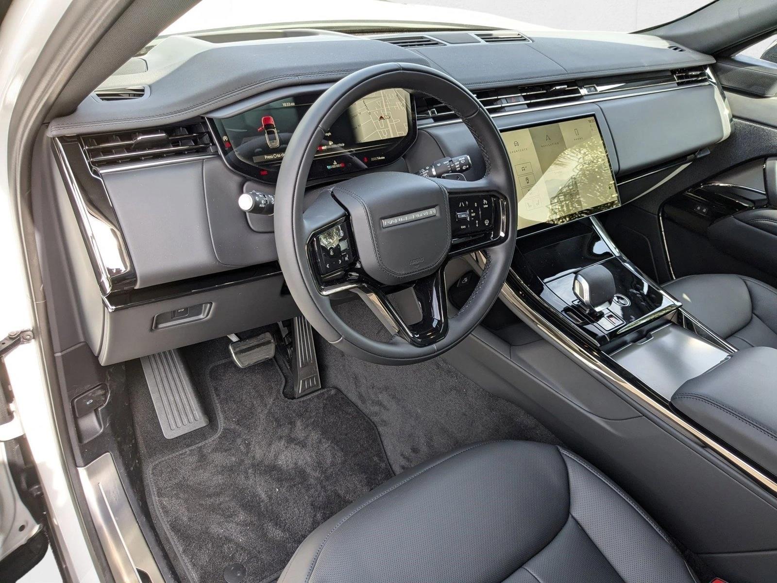 2025 Land Rover Range Rover Sport SE photo 3