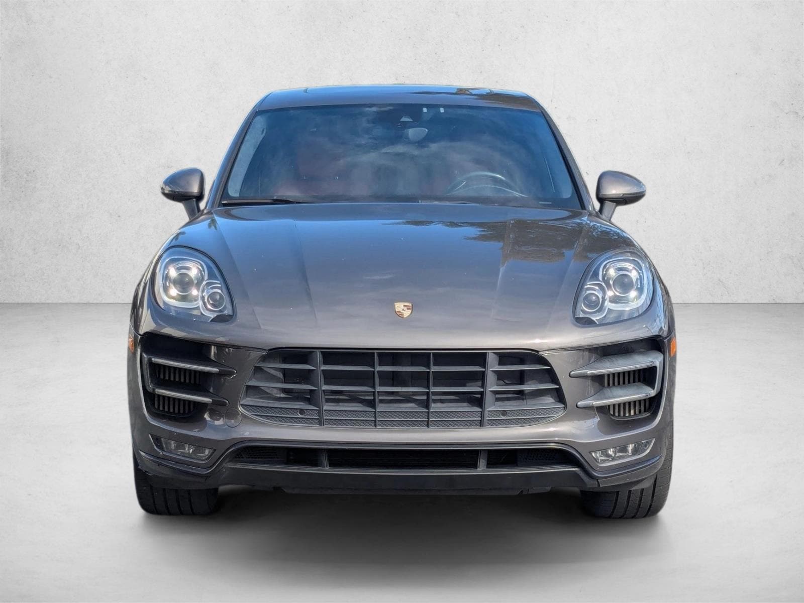 2016 Porsche Macan Turbo photo 2