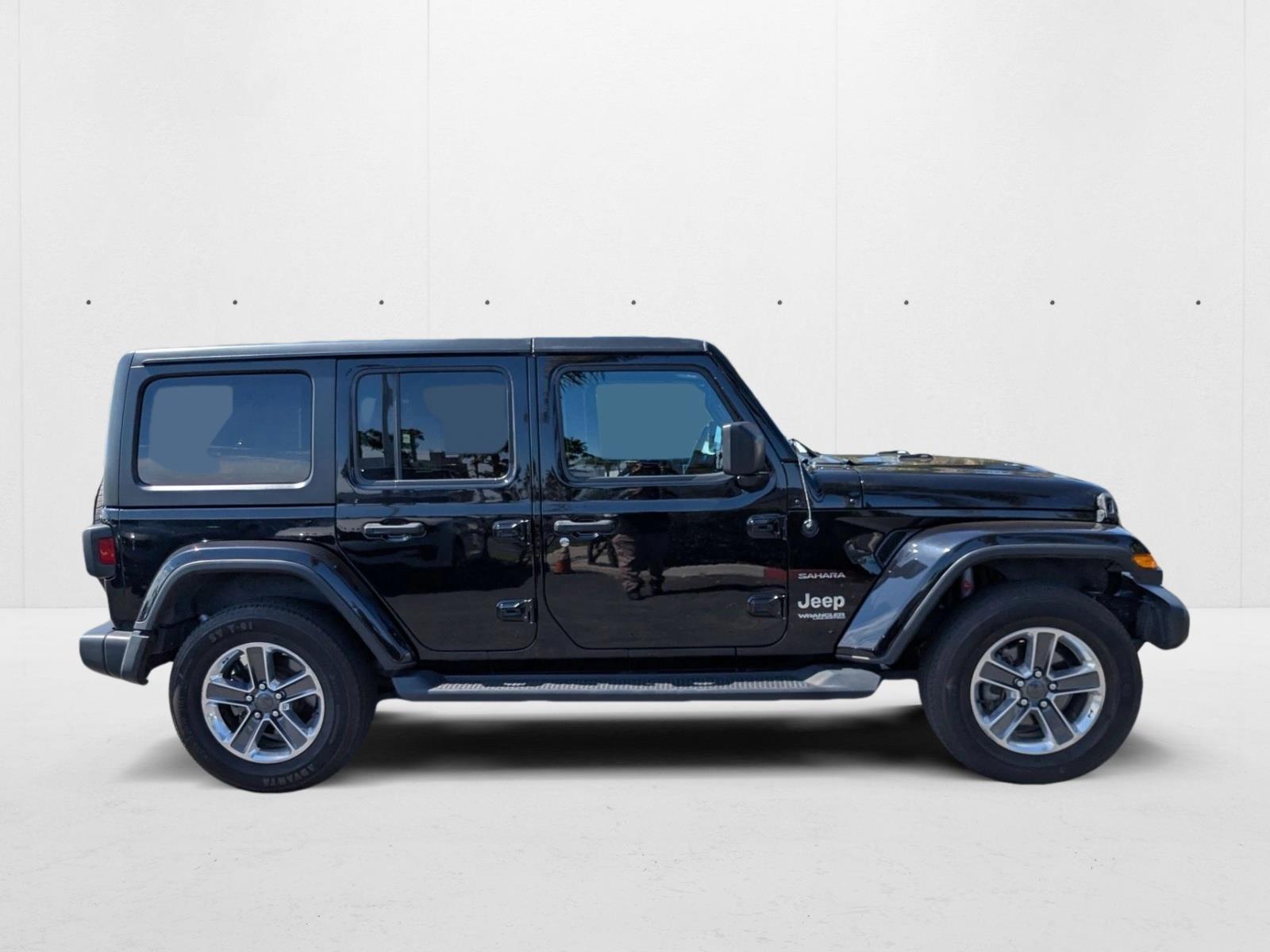 2020 Jeep Wrangler Unlimited Sahara photo 4