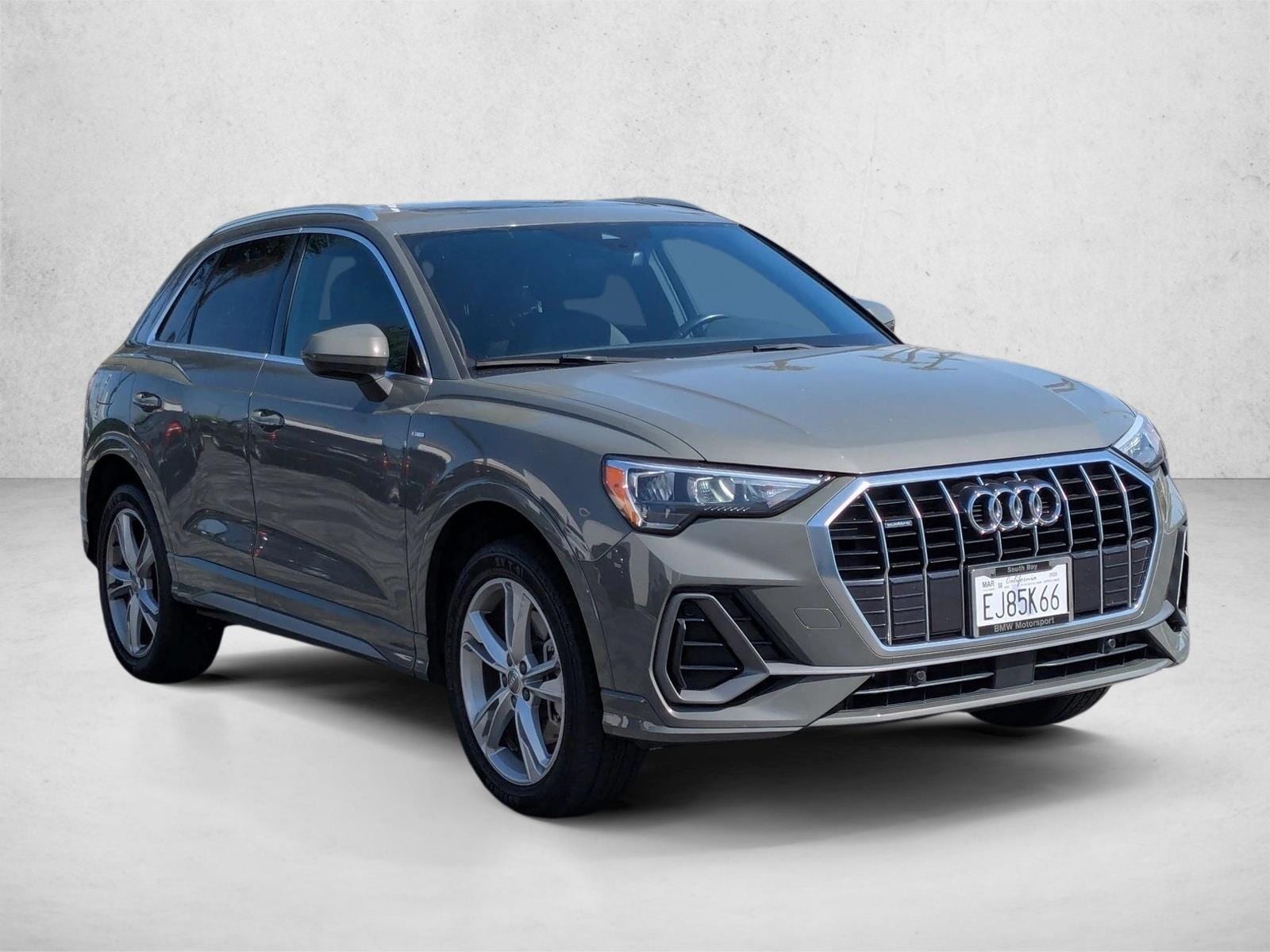 2020 Audi Q3 S line Premium photo 3