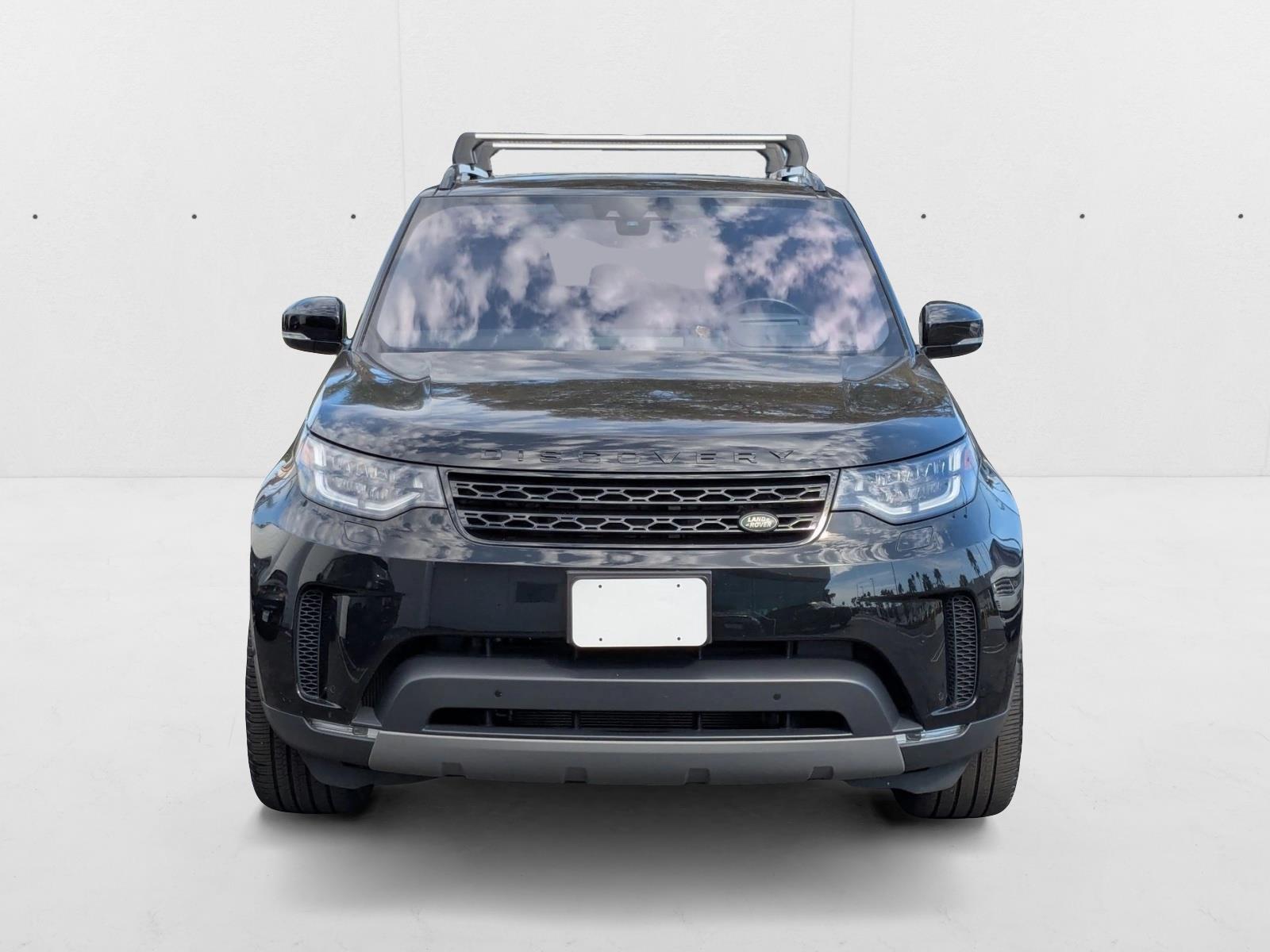 2020 Land Rover Discovery HSE Luxury photo 2