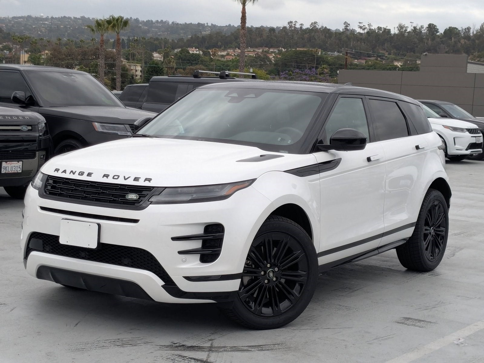 2024 Land Rover Range Rover Evoque Dynamic SE's photo
