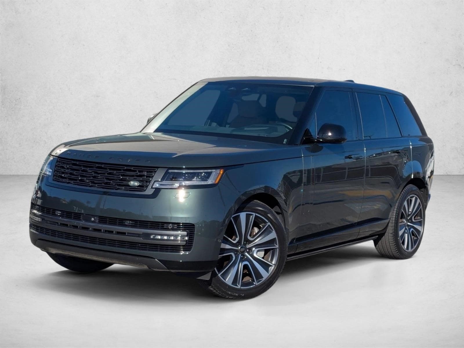 2024 Land Rover Range Rover SE's photo