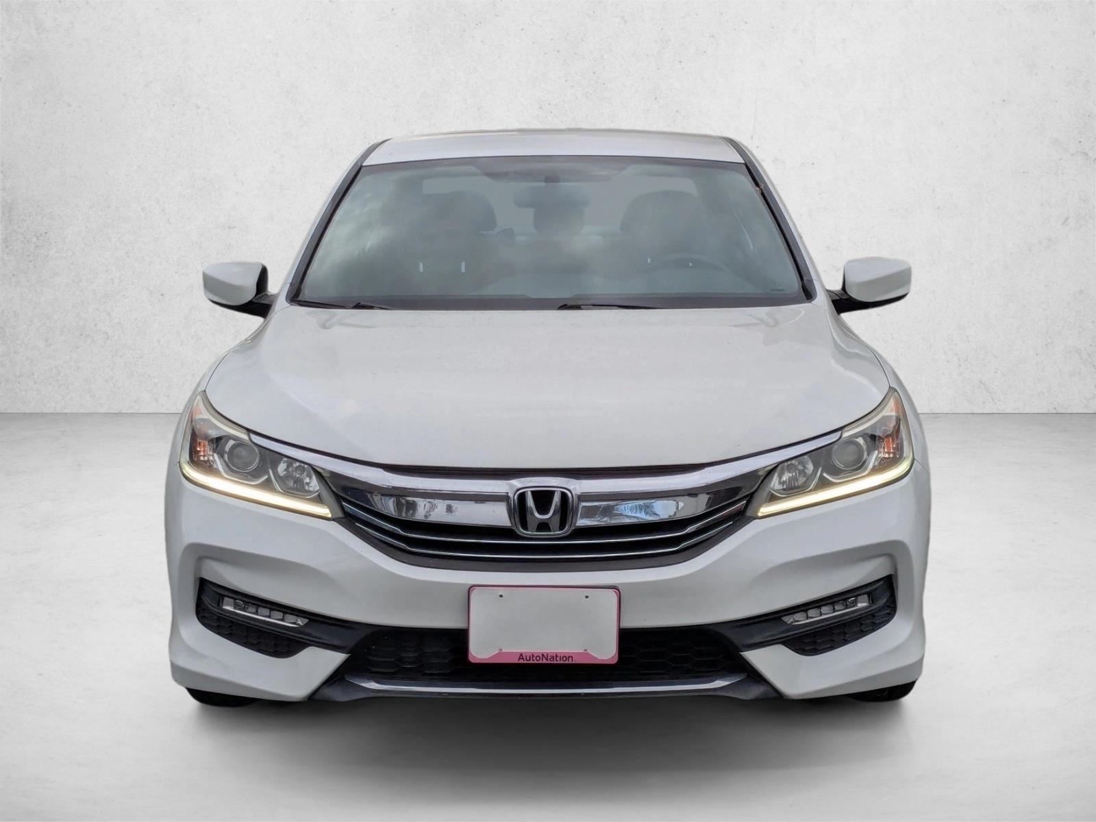 2017 Honda Accord Sport photo 2
