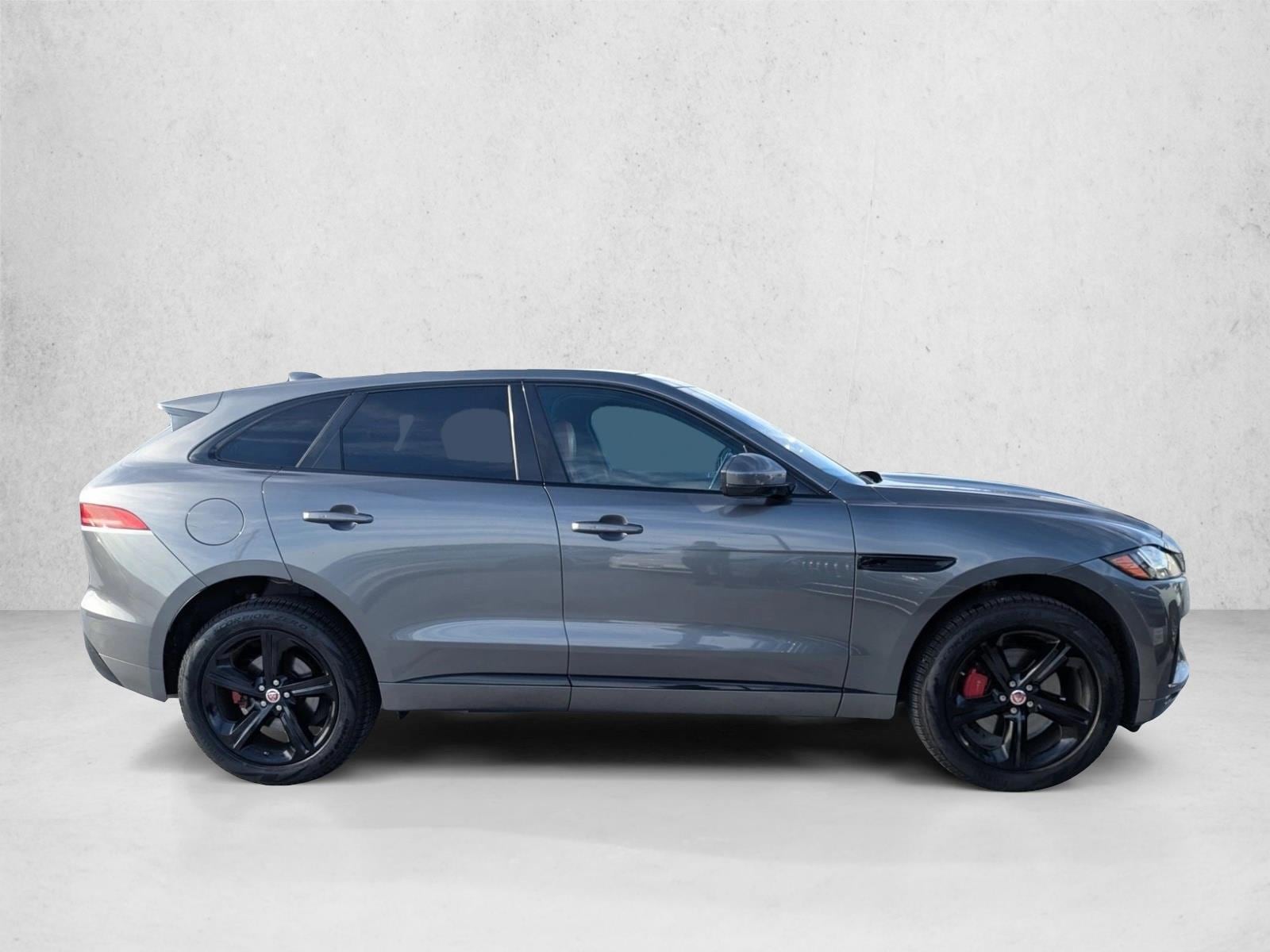 2017 Jaguar F-PACE S photo 4