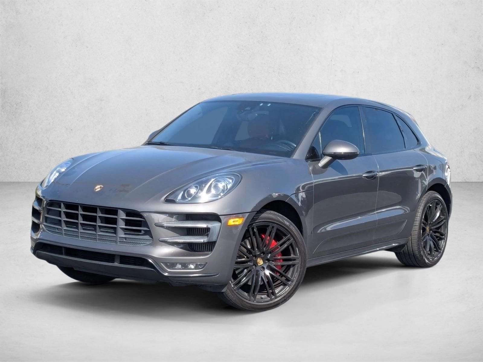 2016 Porsche Macan Turbo's photo