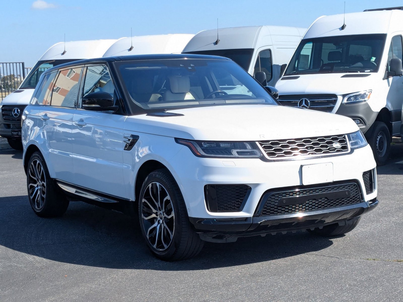 2020 Land Rover Range Rover Sport HSE photo 3