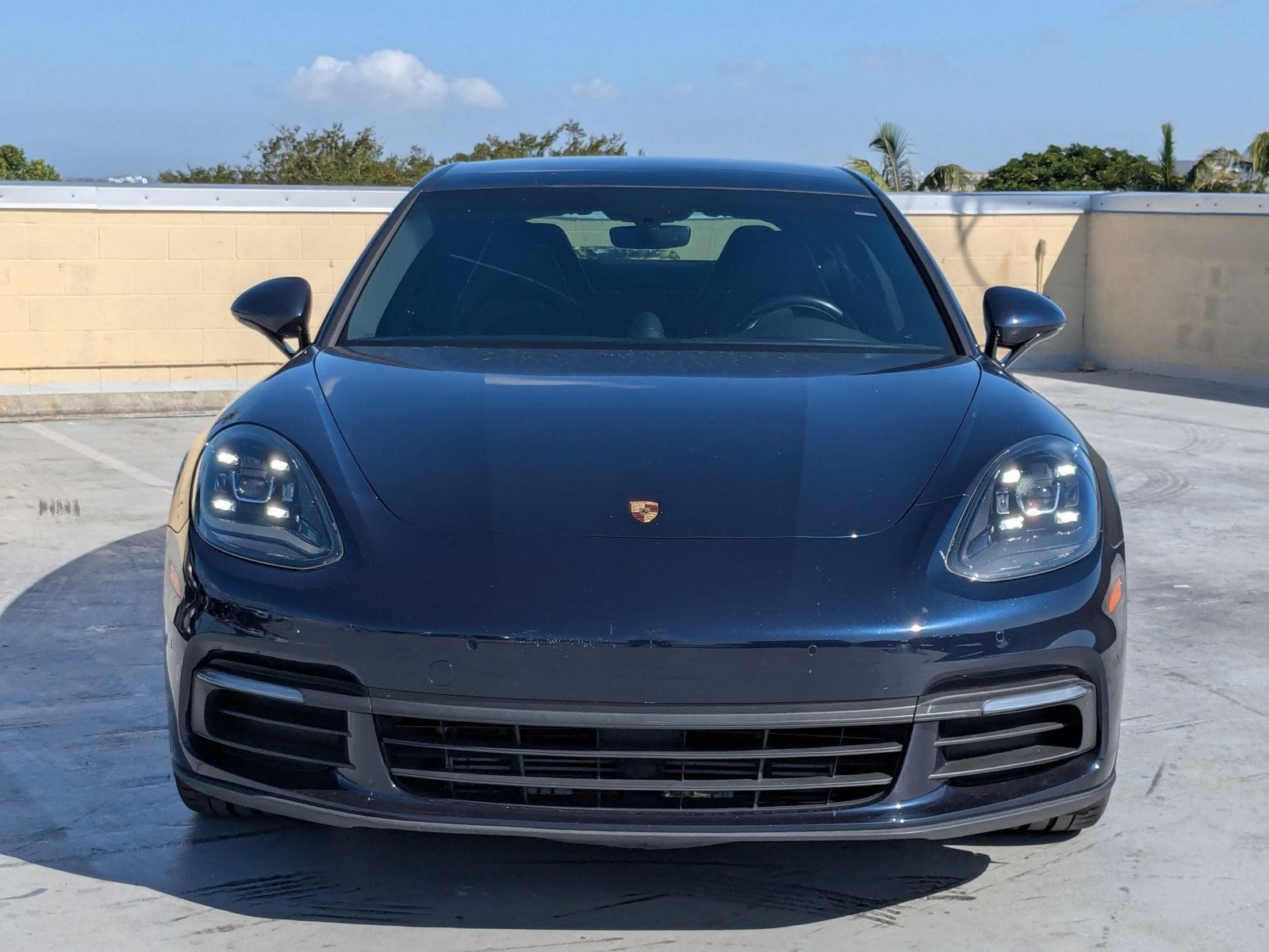 2017 Porsche Panamera photo 2