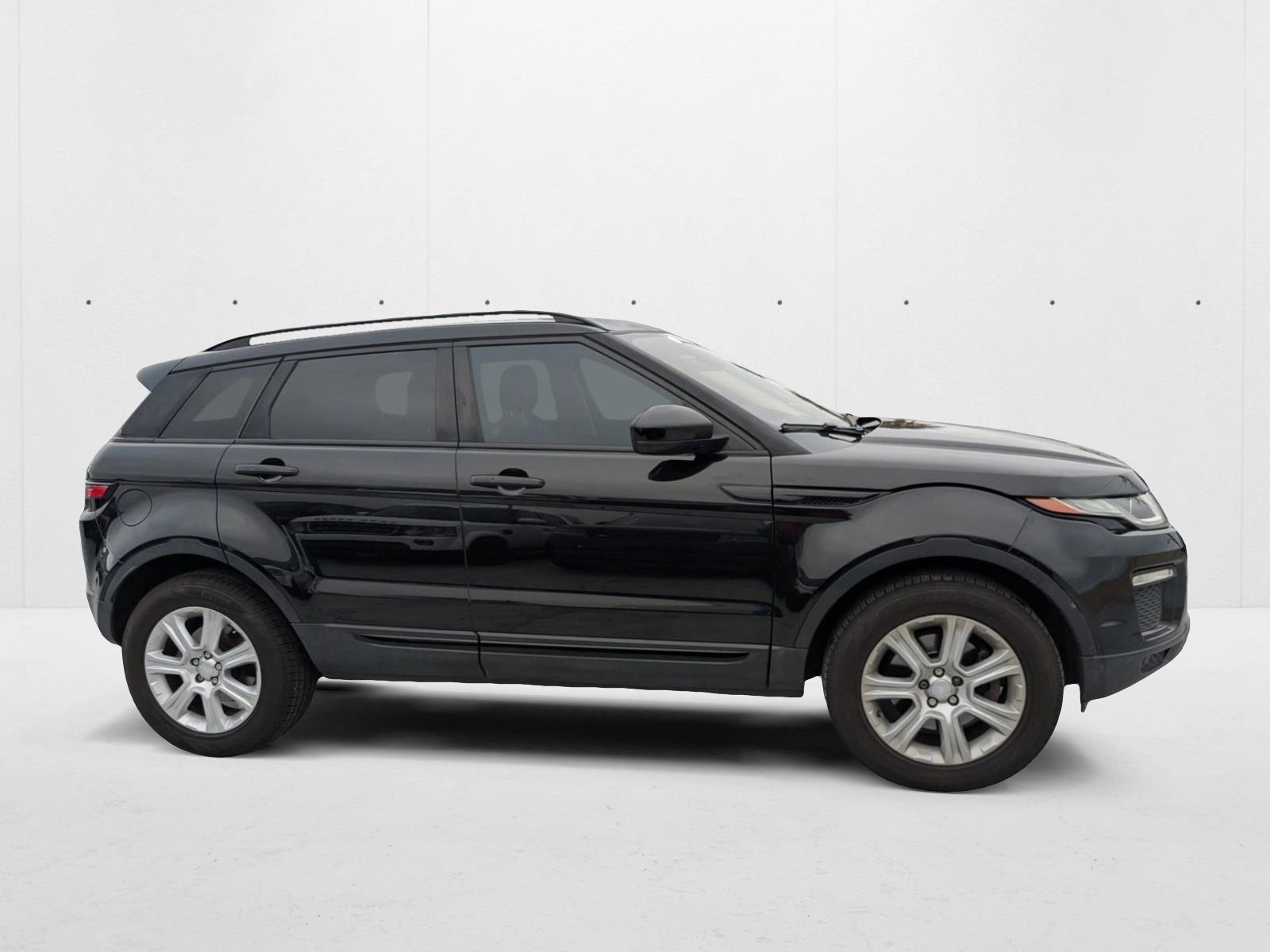 2017 Land Rover Range Rover Evoque SE photo 4