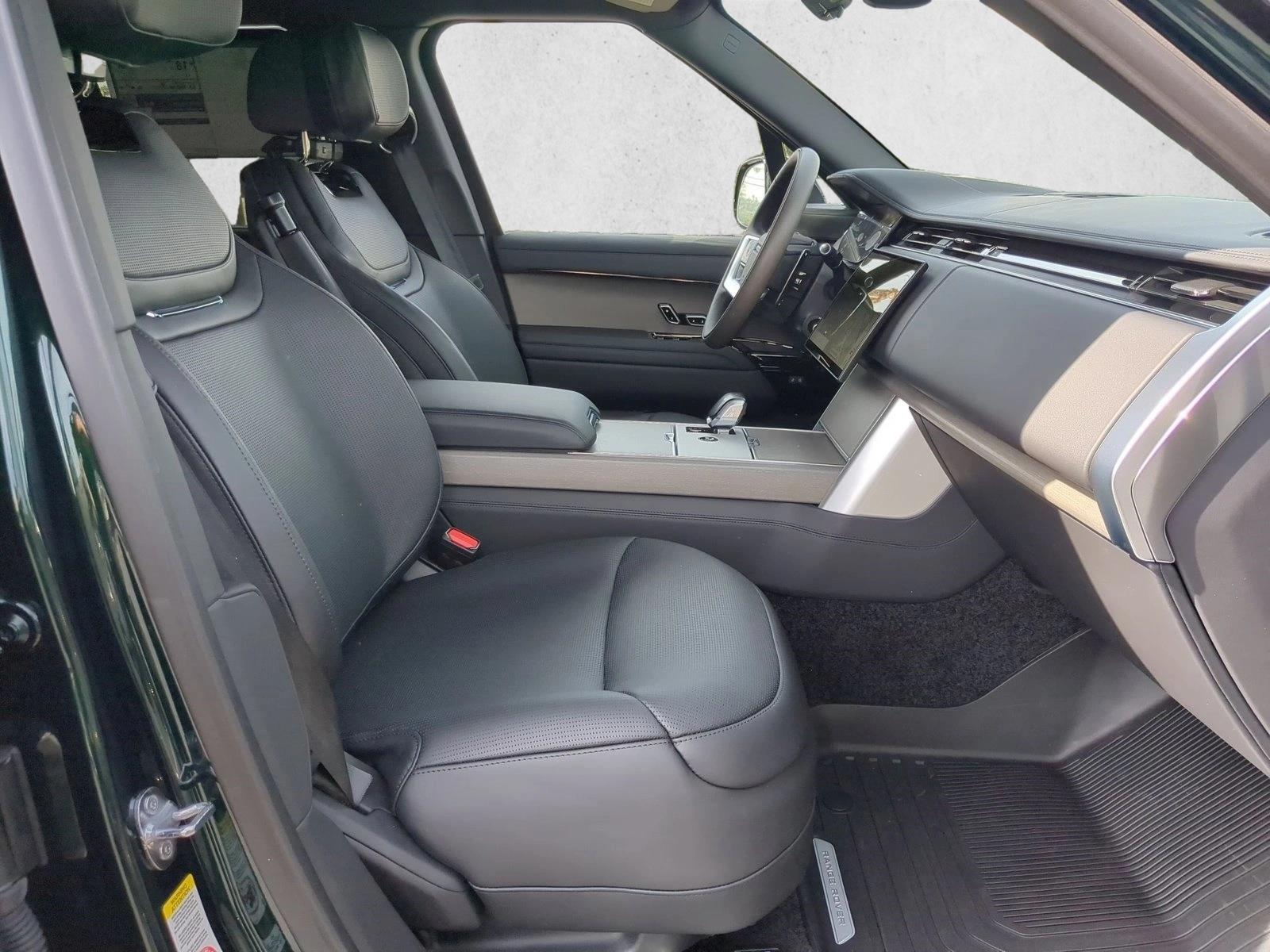 2026 Land Rover Range Rover SV - Photo 17