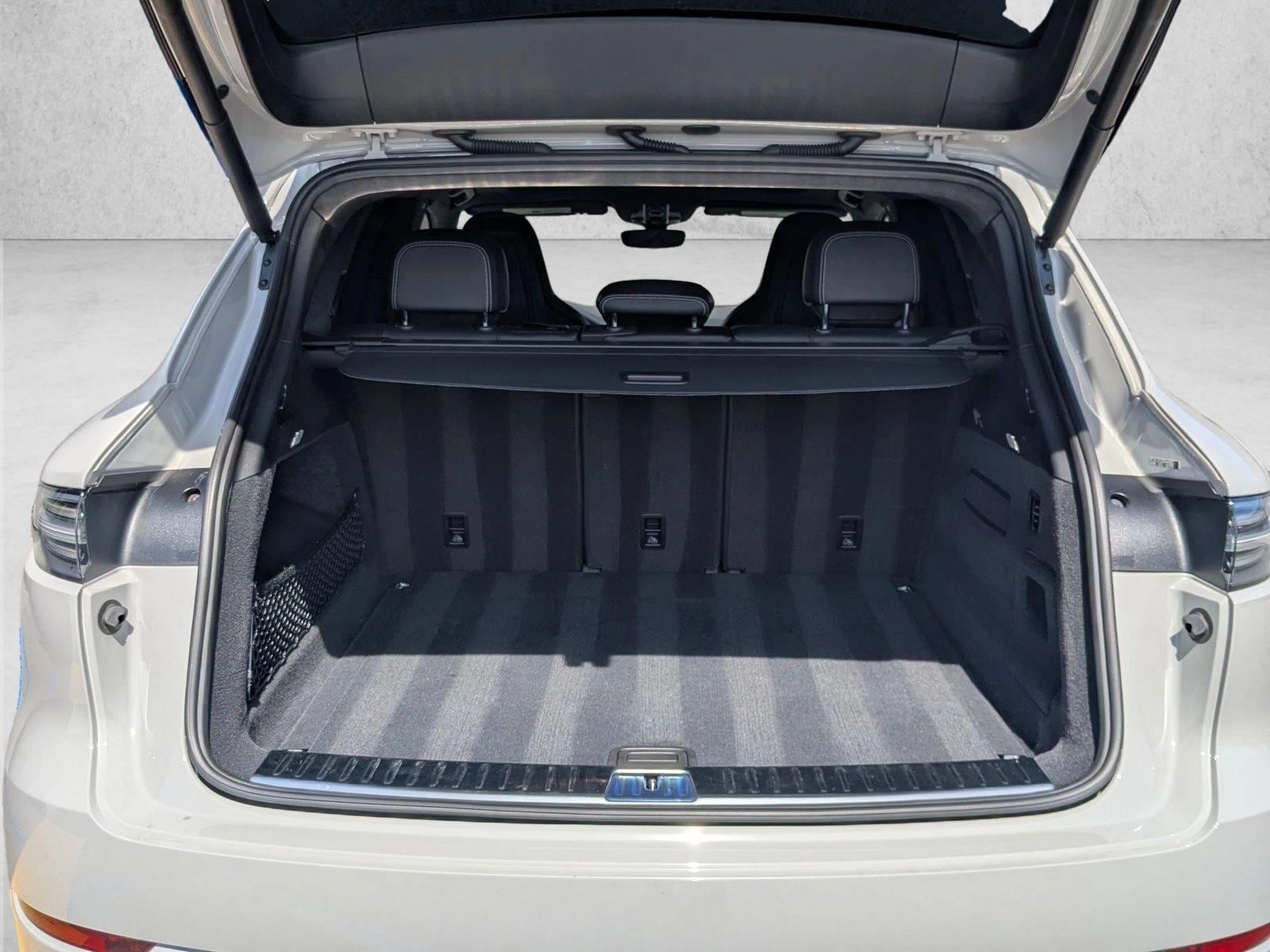 2022 Porsche Cayenne Turbo photo 5