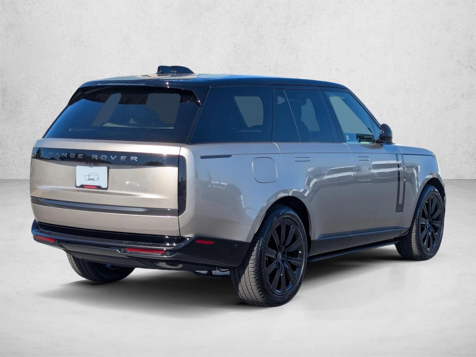 2025 Land Rover Range Rover SE photo 2