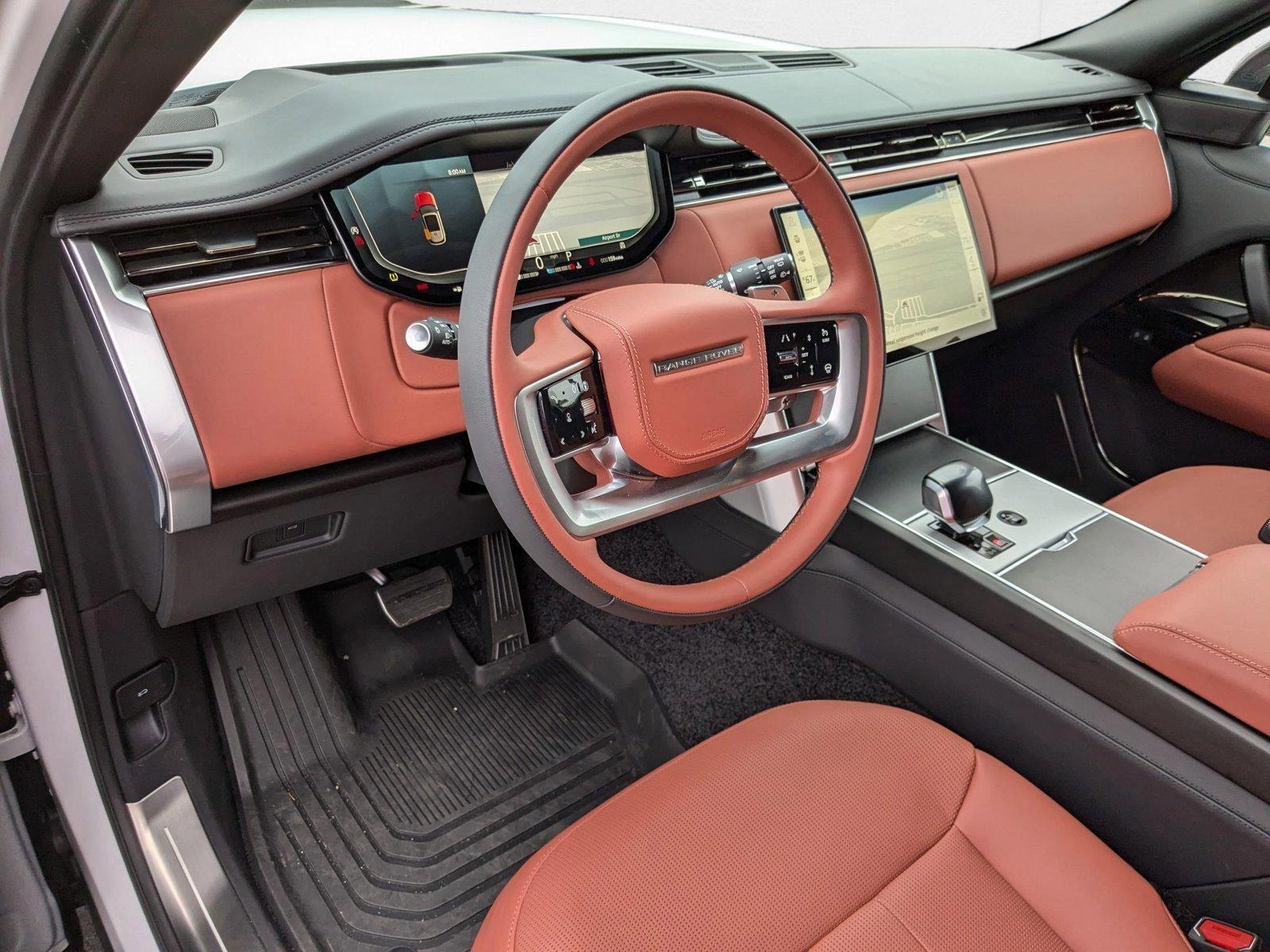 2024 Land Rover Range Rover SV photo 3