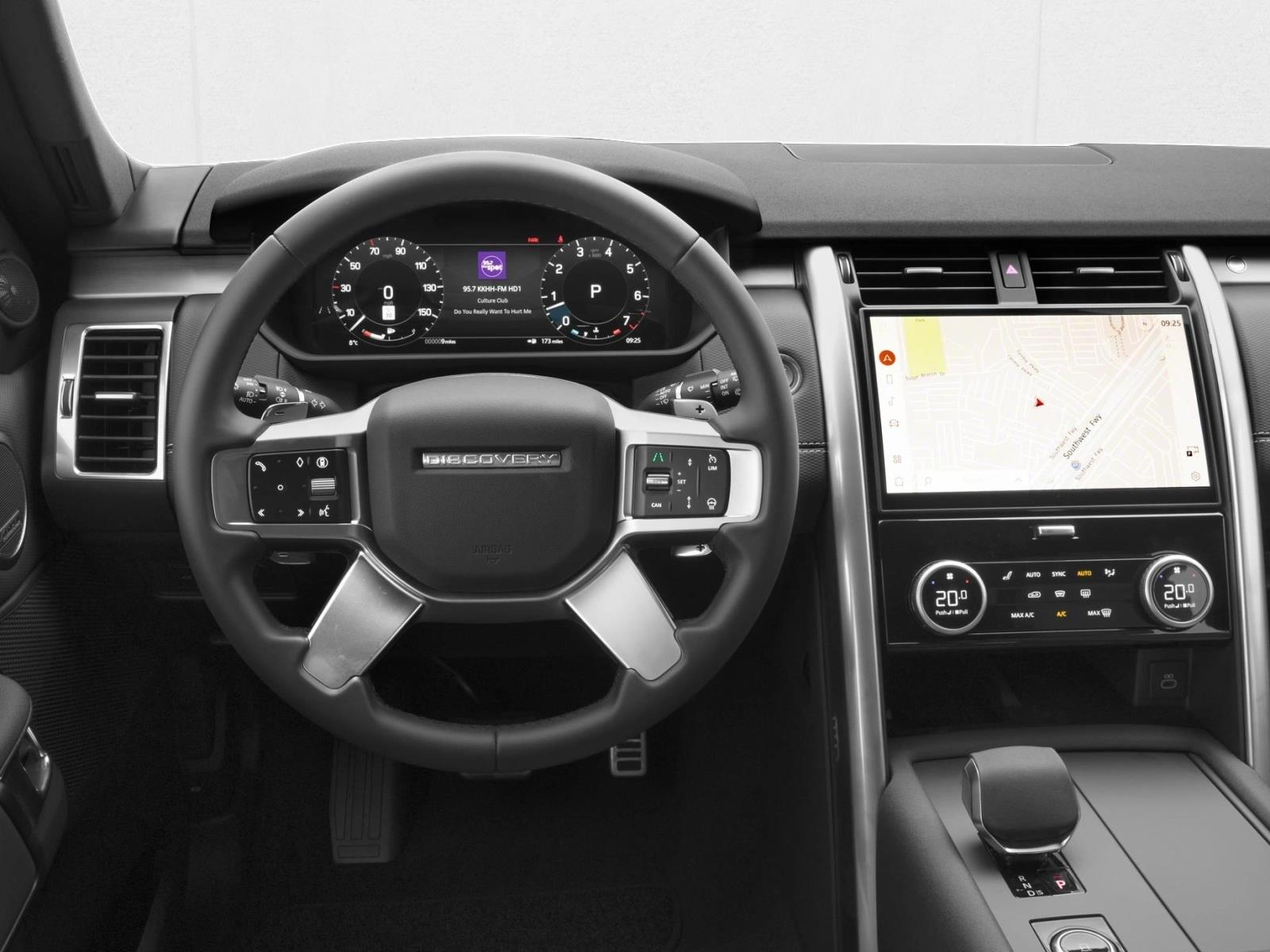 2025 Land Rover Discovery P300 S photo 4