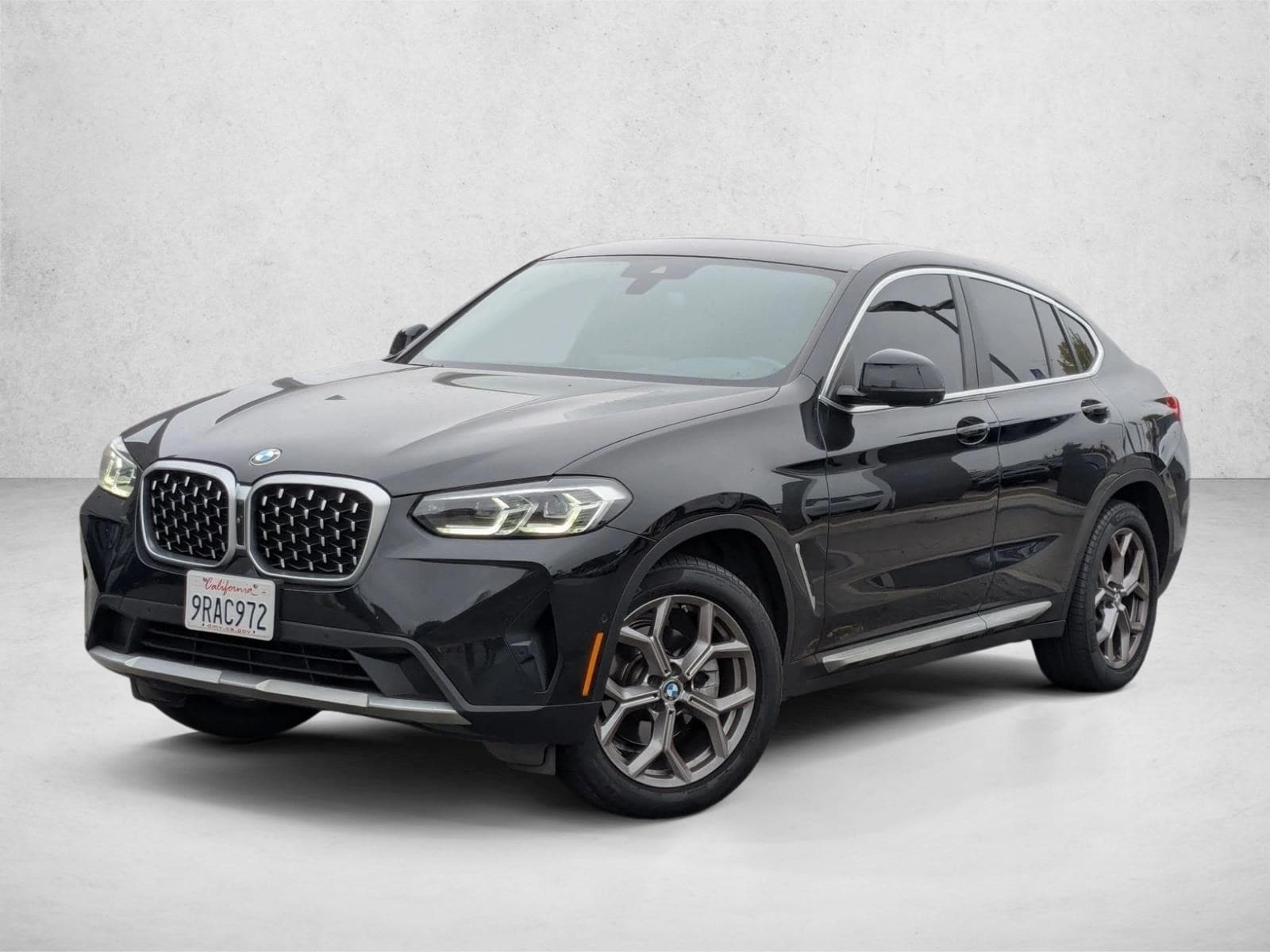 2023 BMW X4 xDrive30i's photo