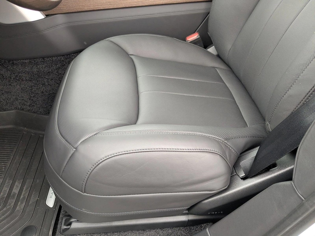 New 2025 Land Rover Range Rover SE Sport Utility