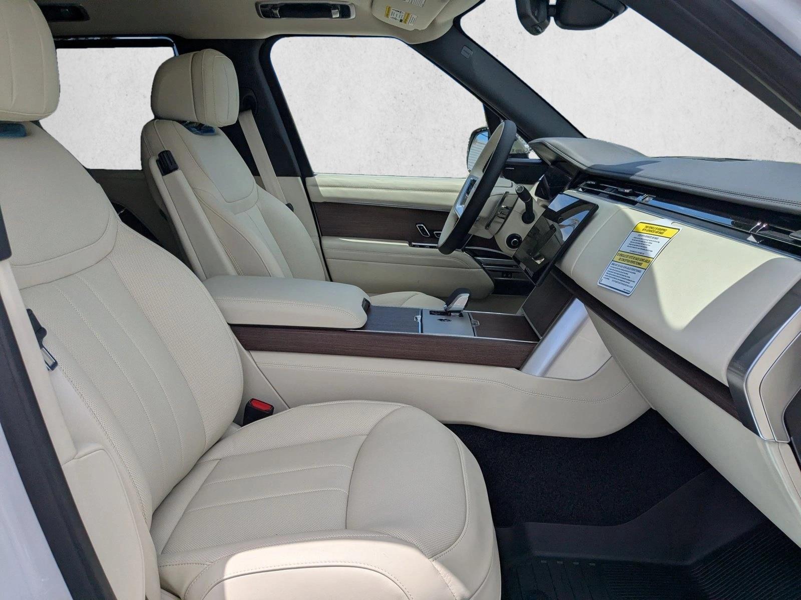 2026 Land Rover Range Rover SE - Photo 17