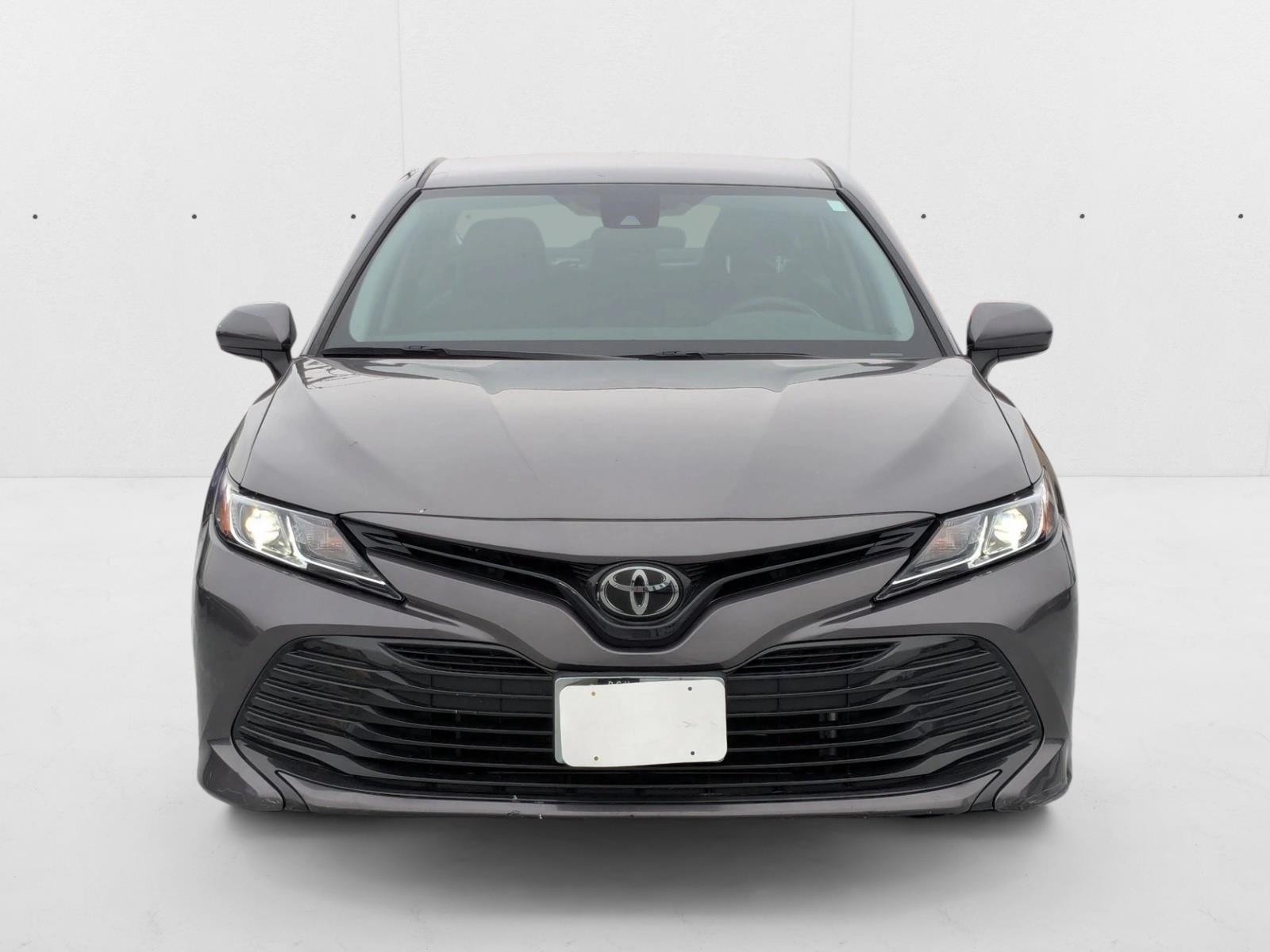 2019 Toyota Camry LE photo 2
