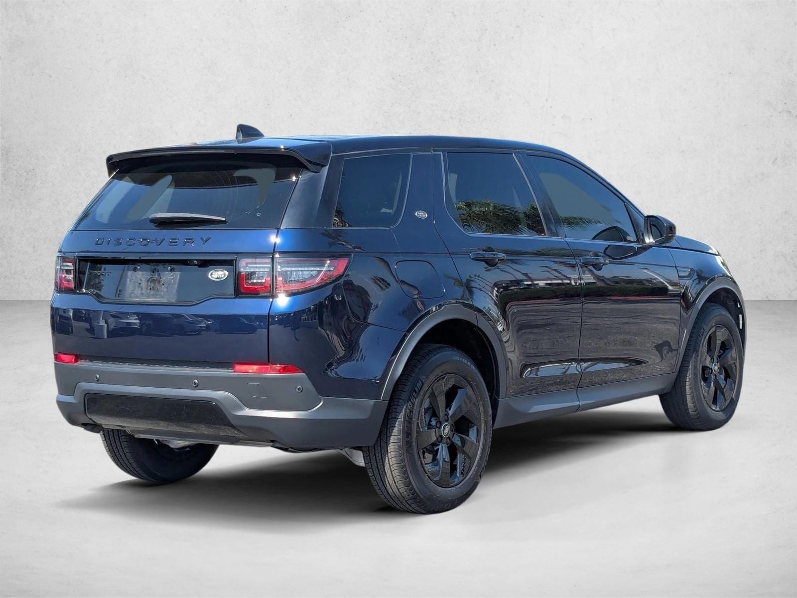 2022 Land Rover Discovery Sport S photo 5