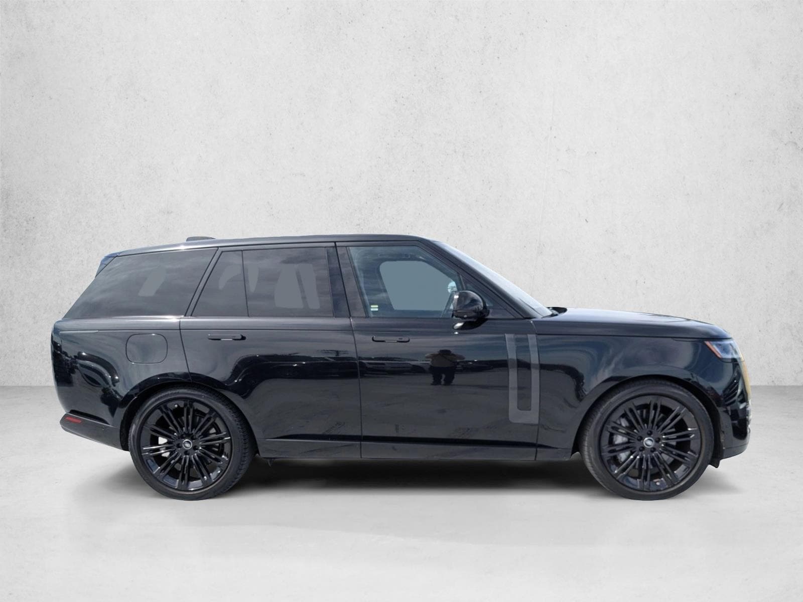 2023 Land Rover Range Rover SE photo 4