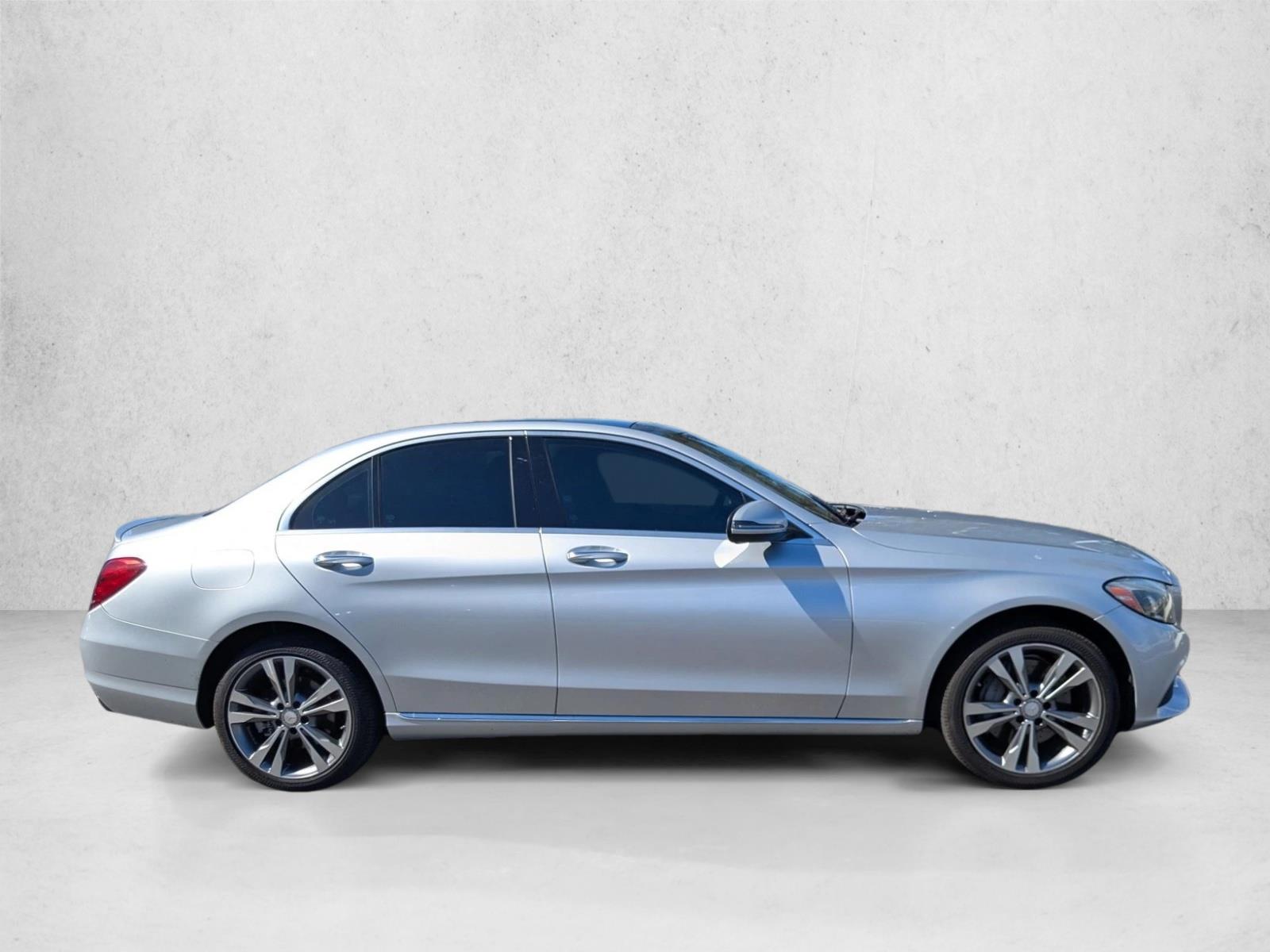 2016 Mercedes Benz C 350e photo 4
