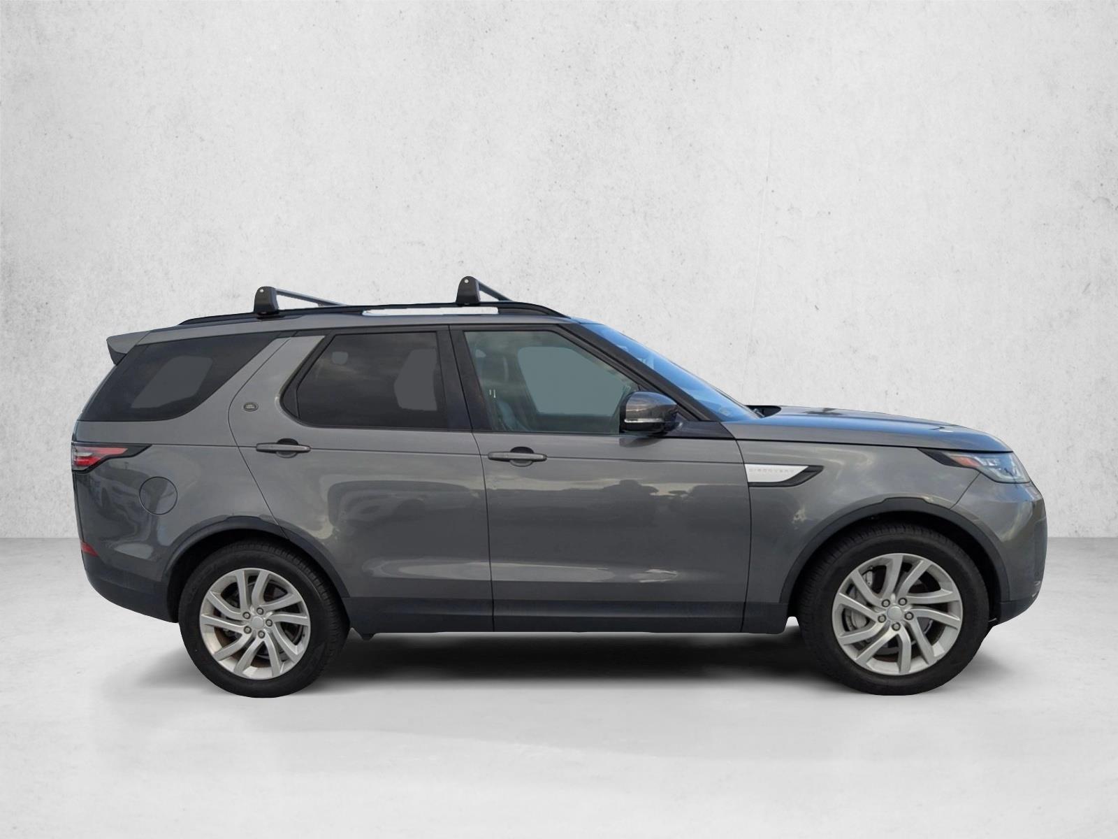 2018 Land Rover Discovery HSE photo 4