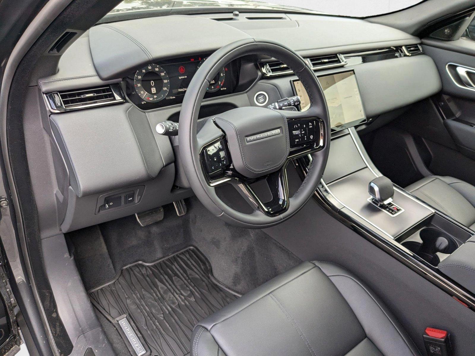 2026 Land Rover Range Rover Velar SE photo 3