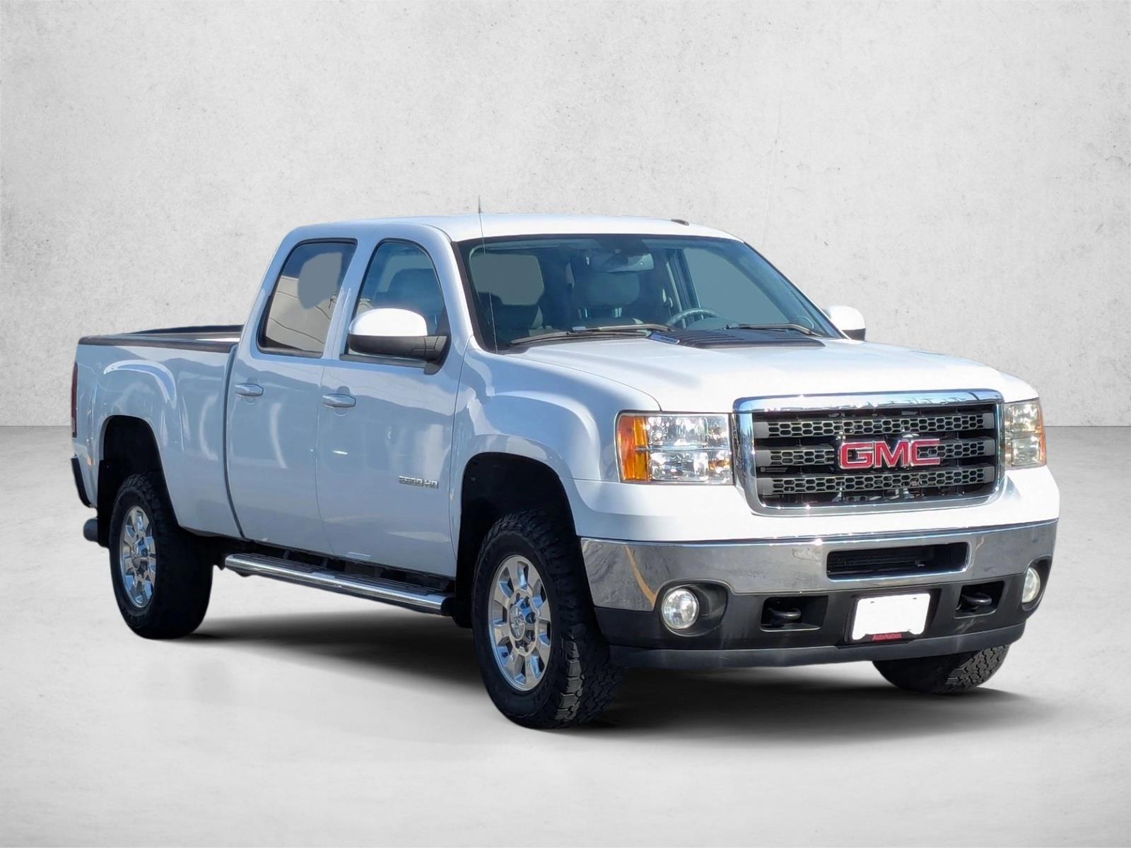 2012 GMC Sierra 2500HD SLT photo 2