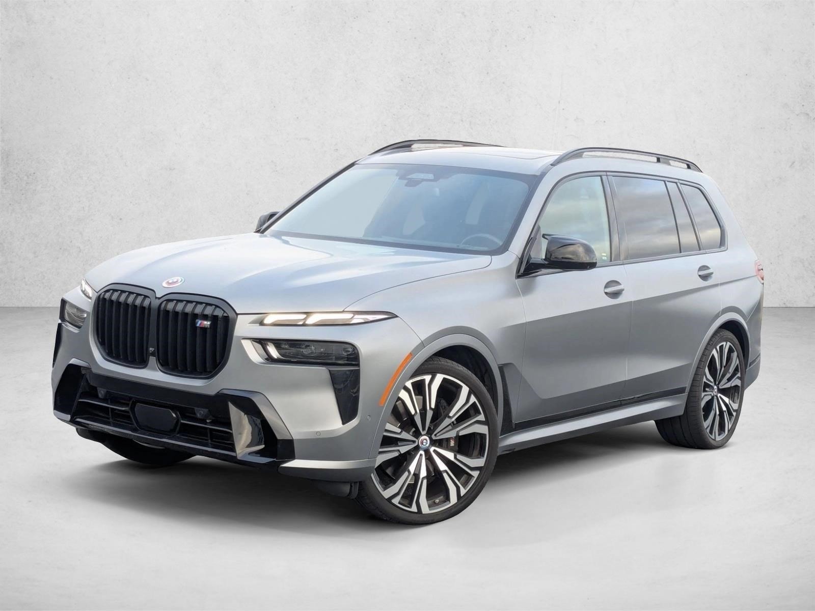 2023 BMW X7 M60i's photo