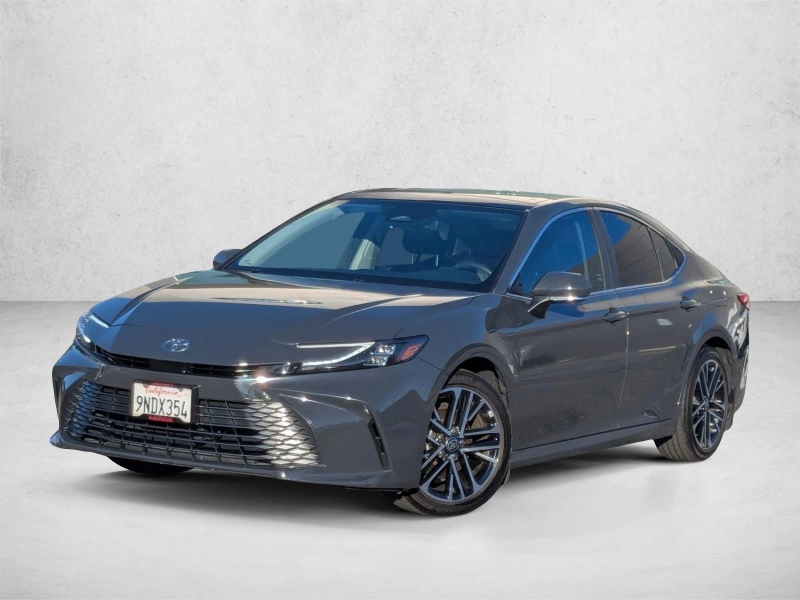 2025 Toyota Camry XLE's photo