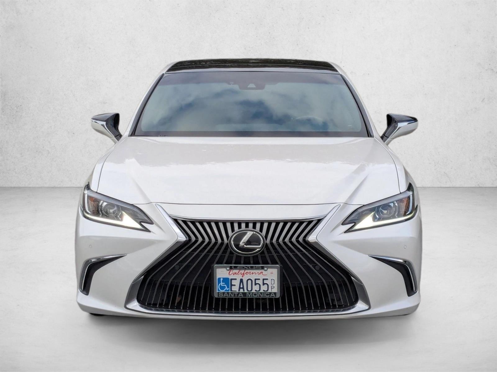 2021 Lexus ES 350 photo 2