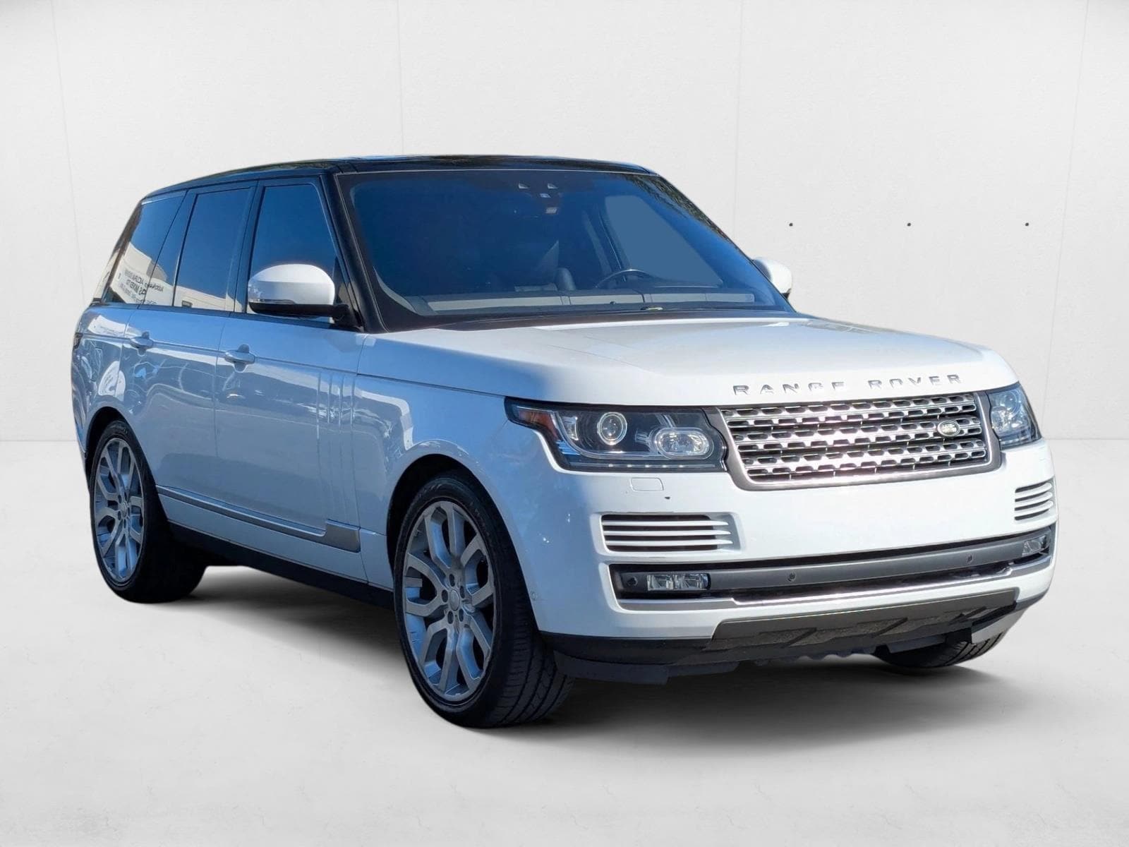 2017 Land Rover Range Rover SuperCharged photo 3