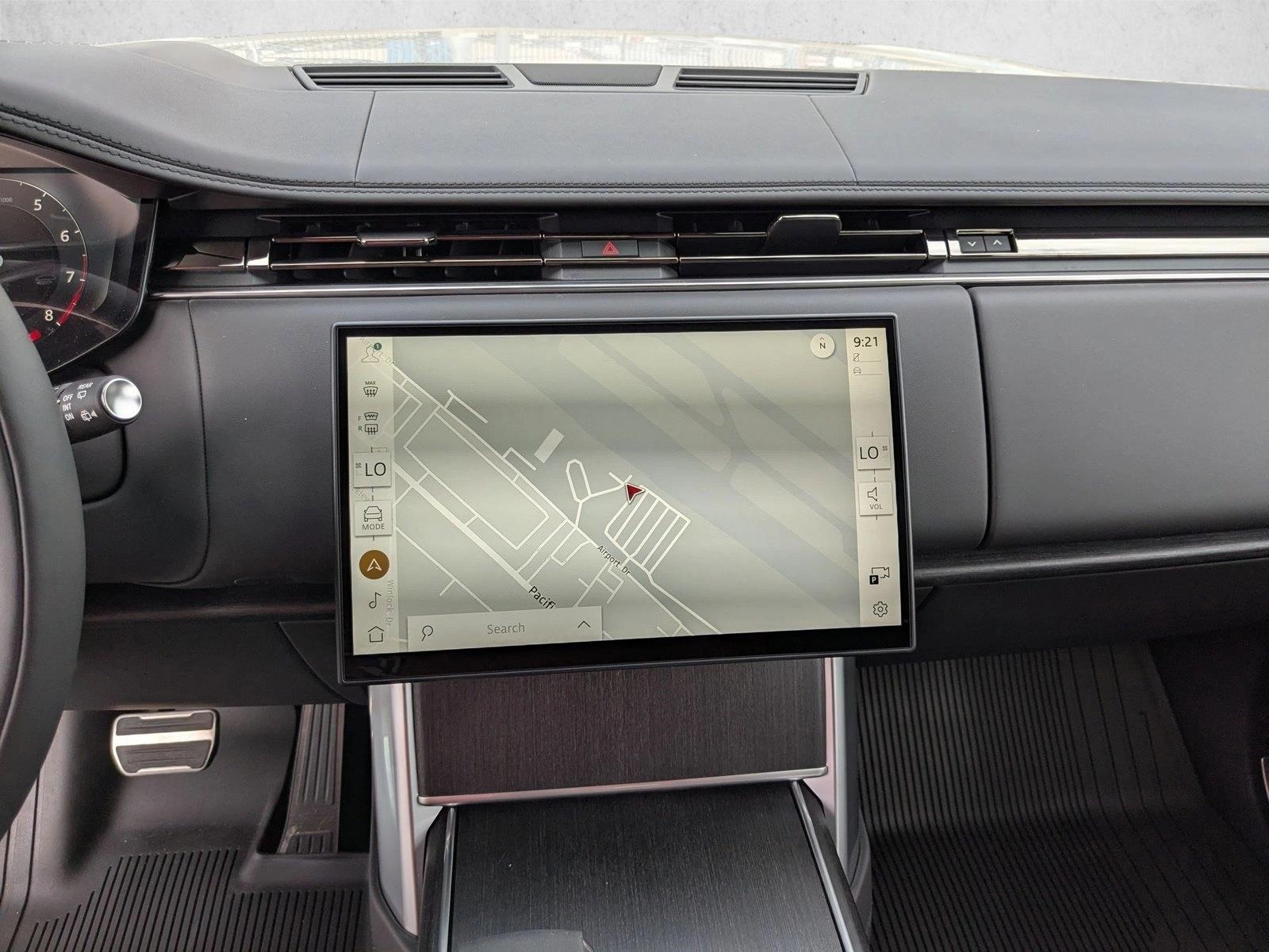 2025 Land Rover Range Rover SE - Photo 12