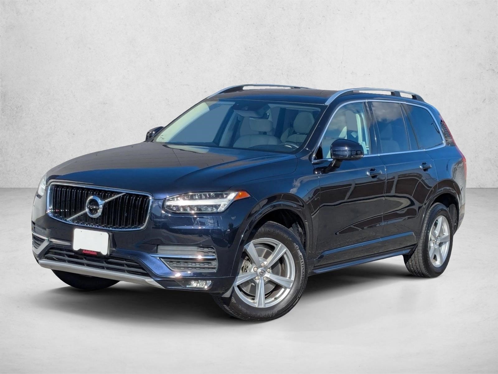 2016 Volvo XC90 Momentum's photo