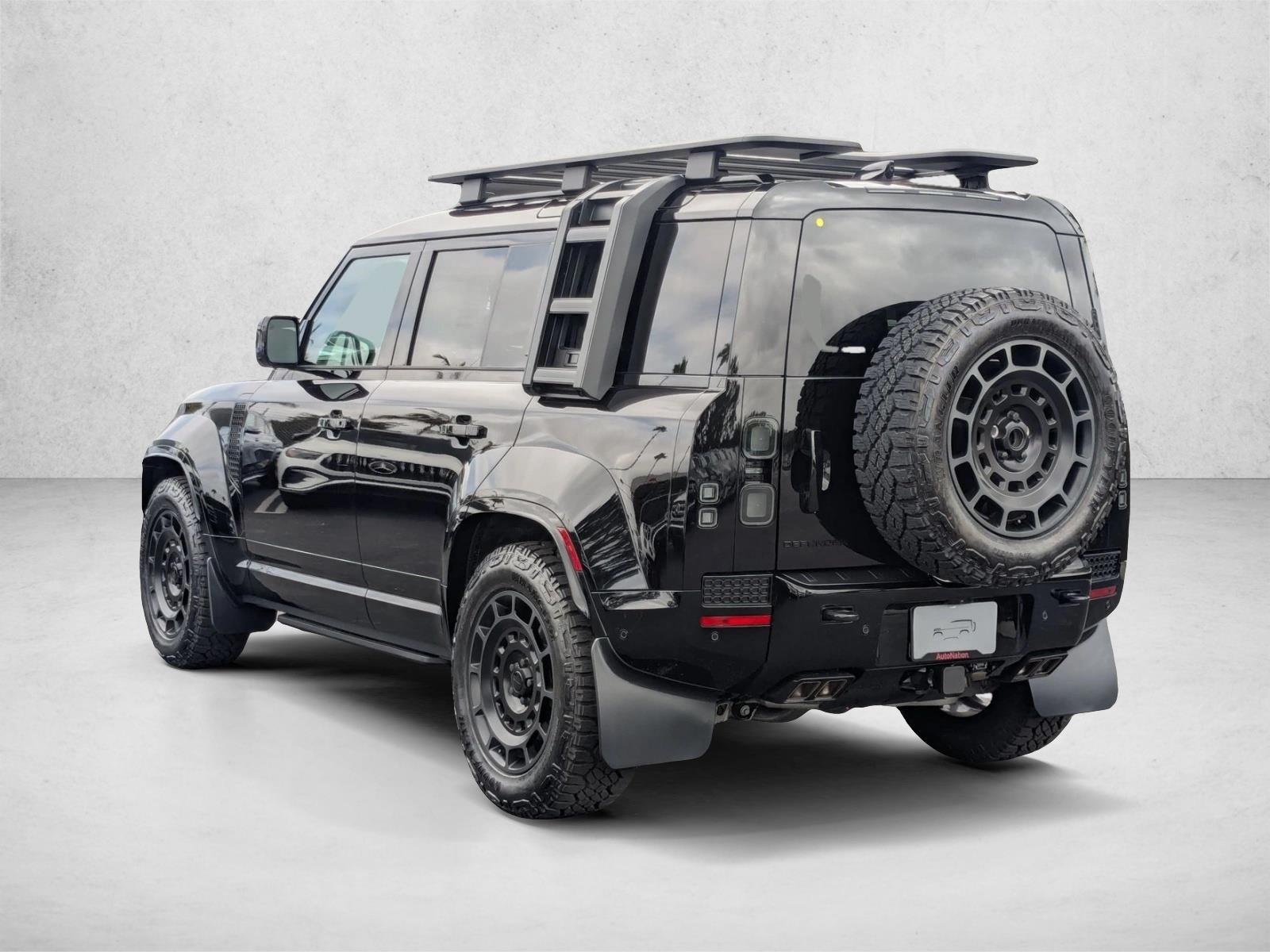 2026 Land Rover Defender OCTA Black - Photo 9