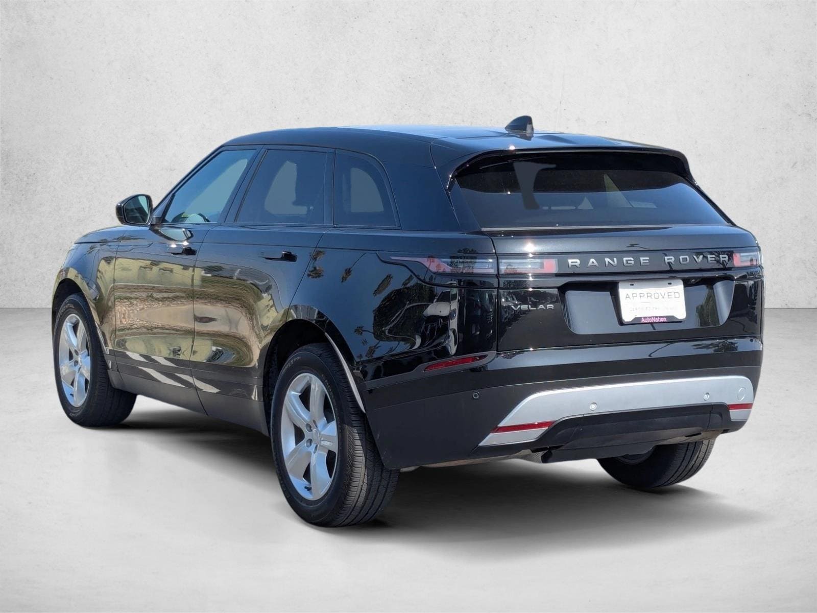 2025 Land Rover Range Rover Velar S photo 3