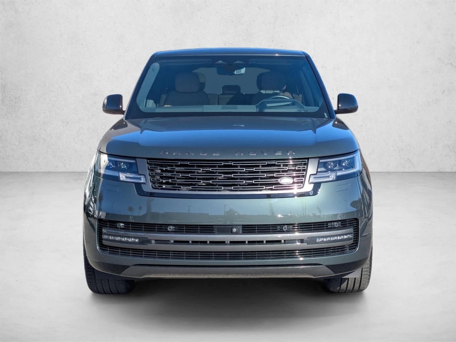 2024 Land Rover Range Rover SE photo 2