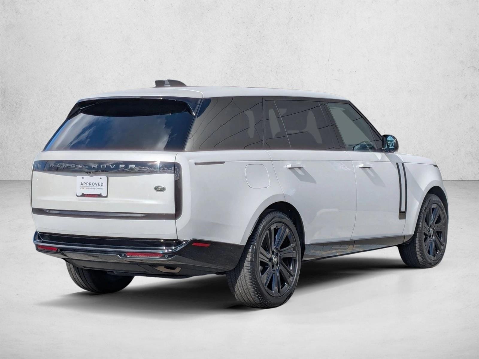 2023 Land Rover Range Rover SE photo 4