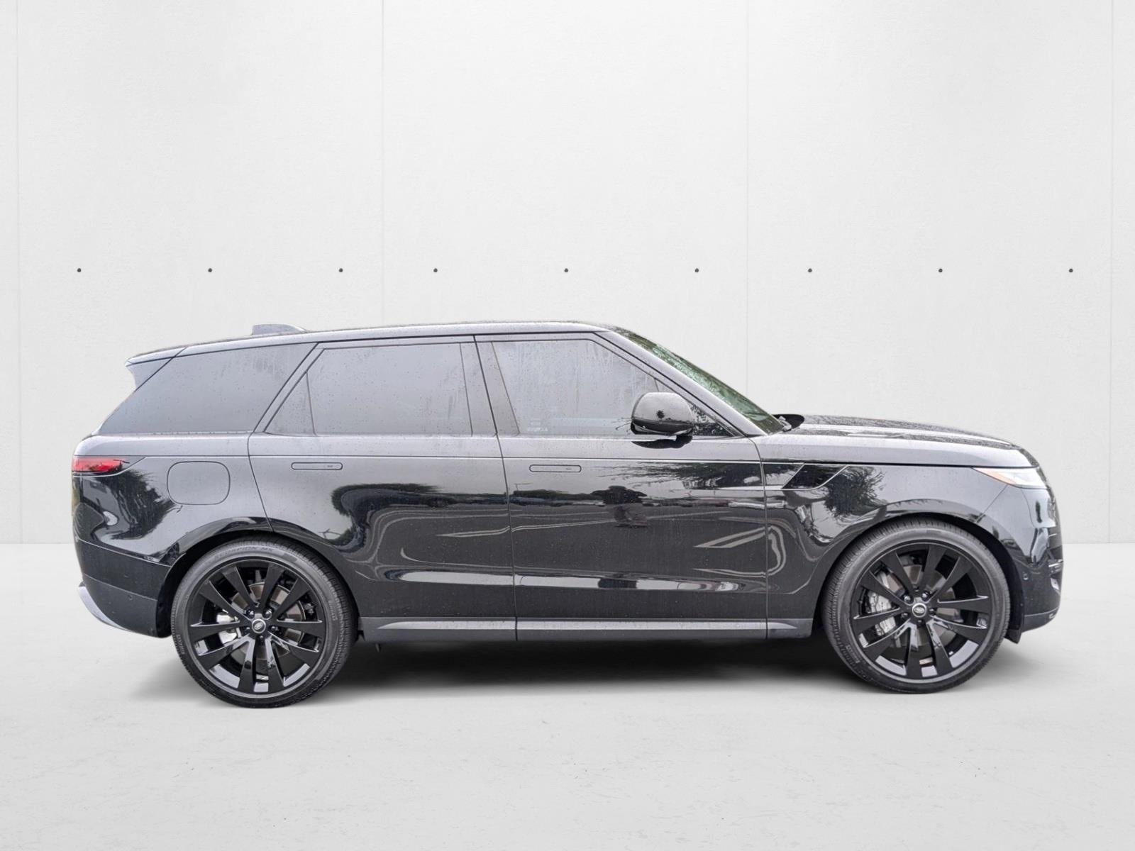 2025 Land Rover Range Rover Sport SE photo 2