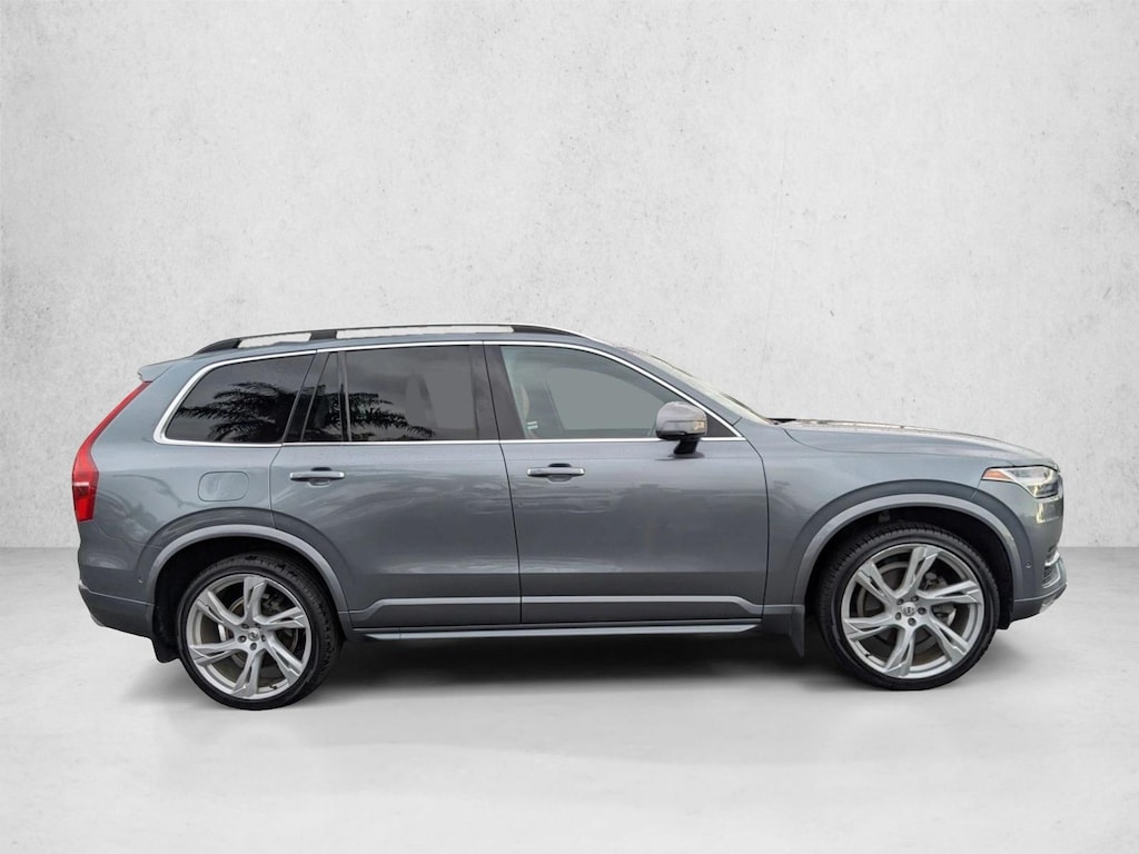 Used 2018 Volvo XC90 Momentum Sport Utility