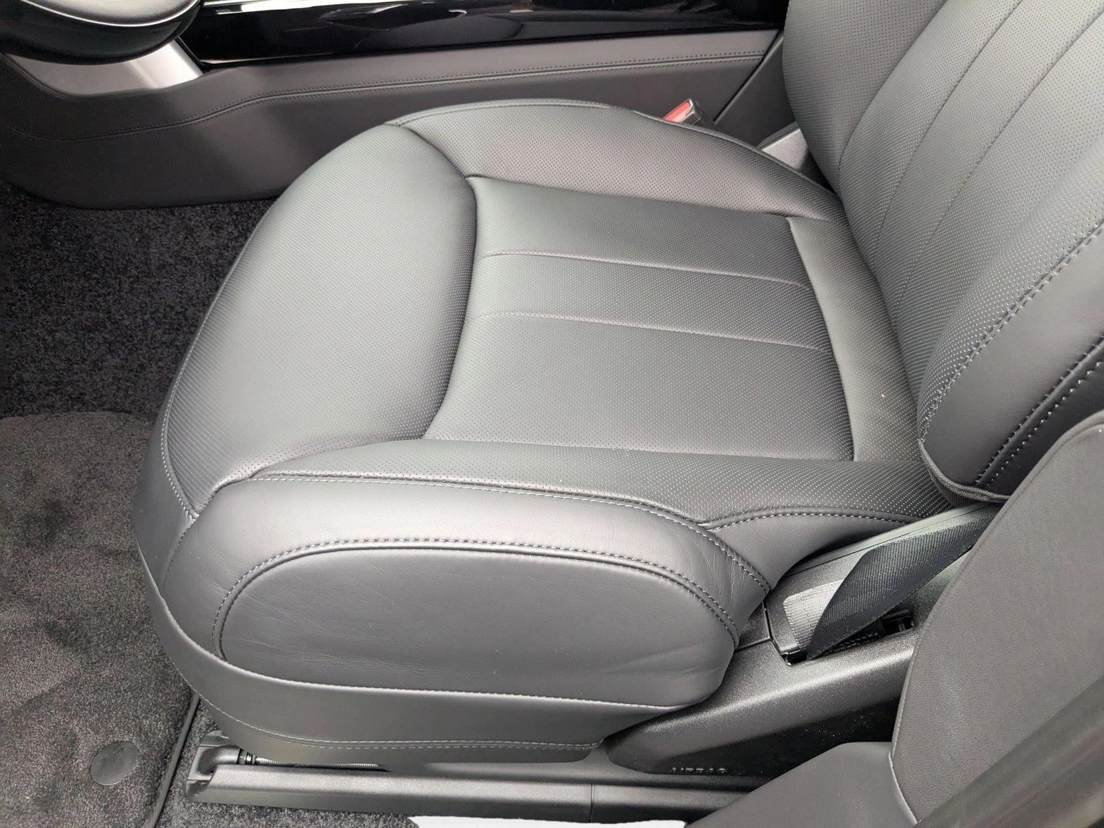 2025 Land Rover Range Rover Autobiography photo 4