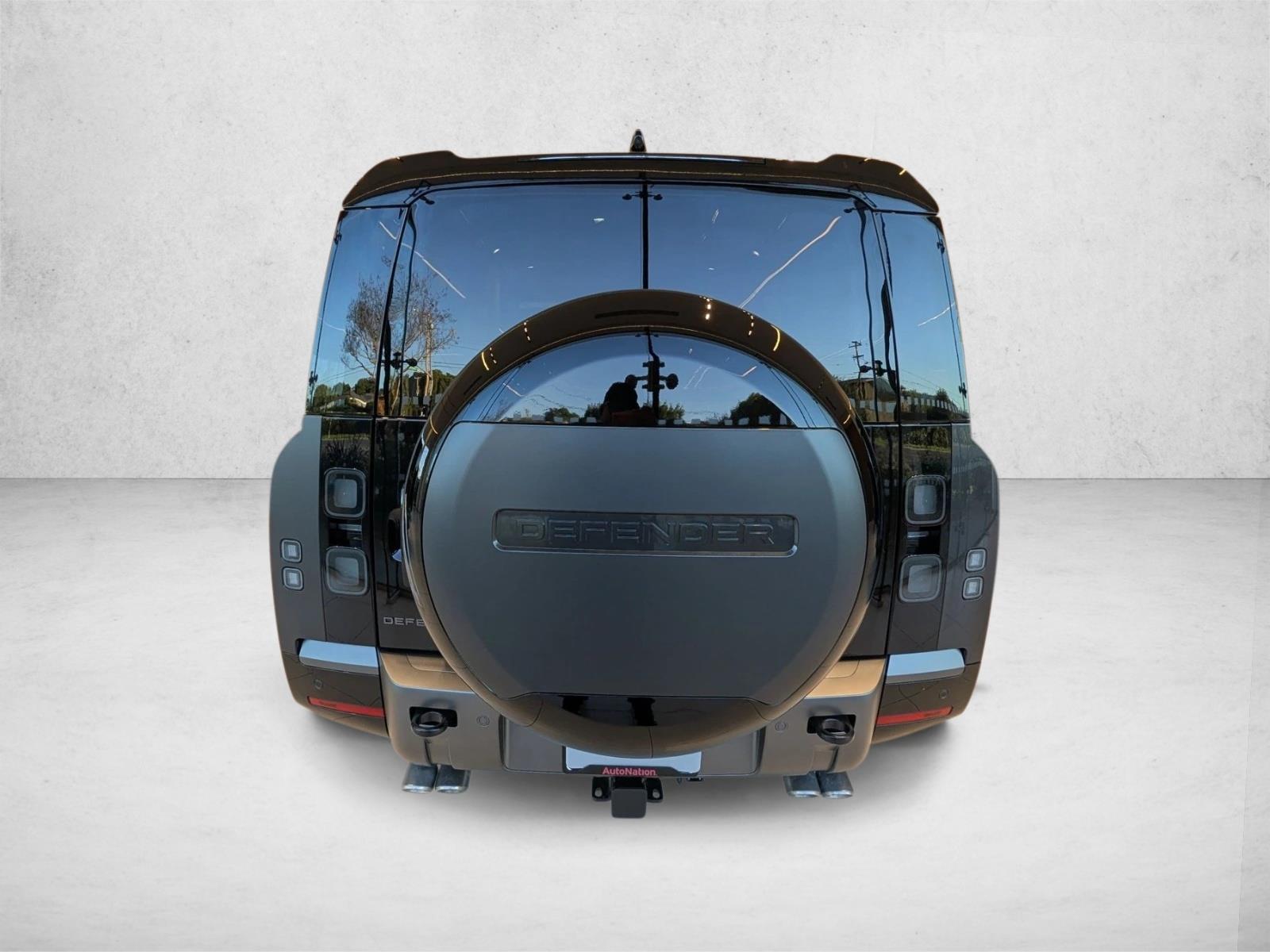 2026 Land Rover Defender V8 - Photo 8