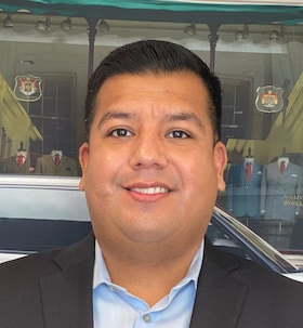 Staff member Sabino Garcia from ID_c06ef34d2761