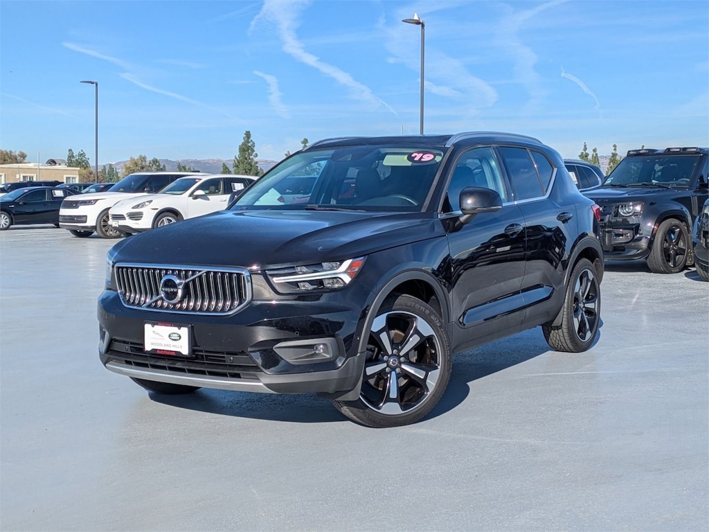Used 2019 Volvo XC40 Inscription Sport Utility