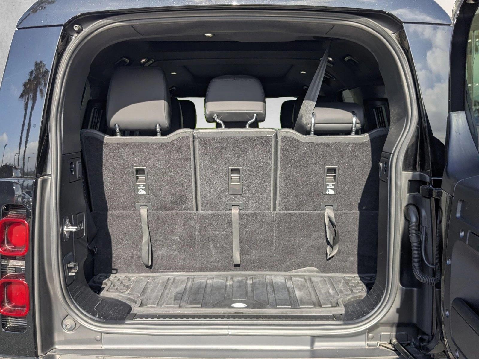 2023 Land Rover Defender 130 SE AWD photo 5