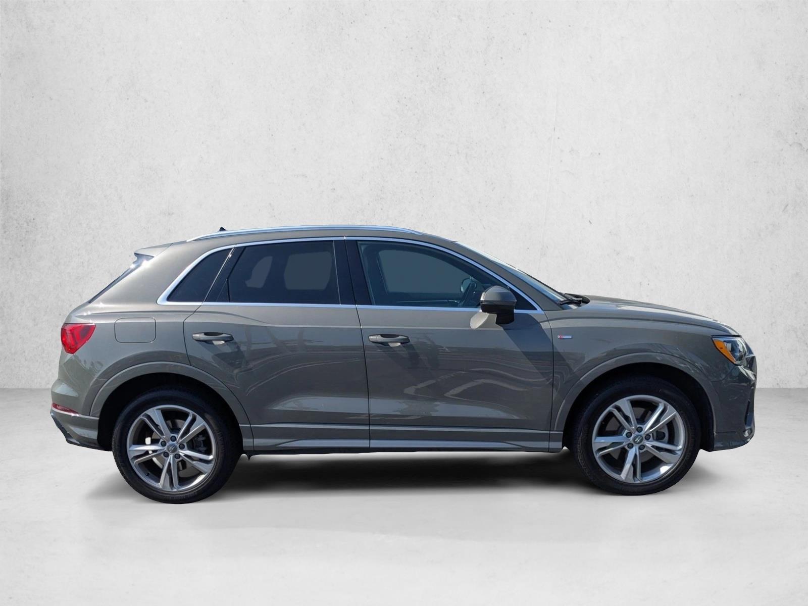 2020 Audi Q3 S line Premium photo 4